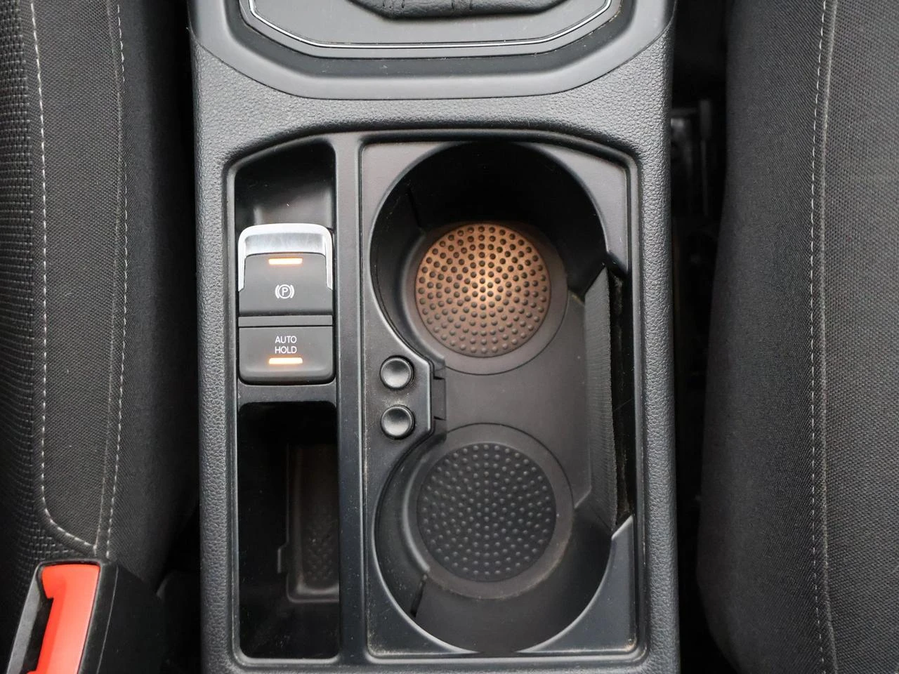 Volkswagen-Touran-image-17