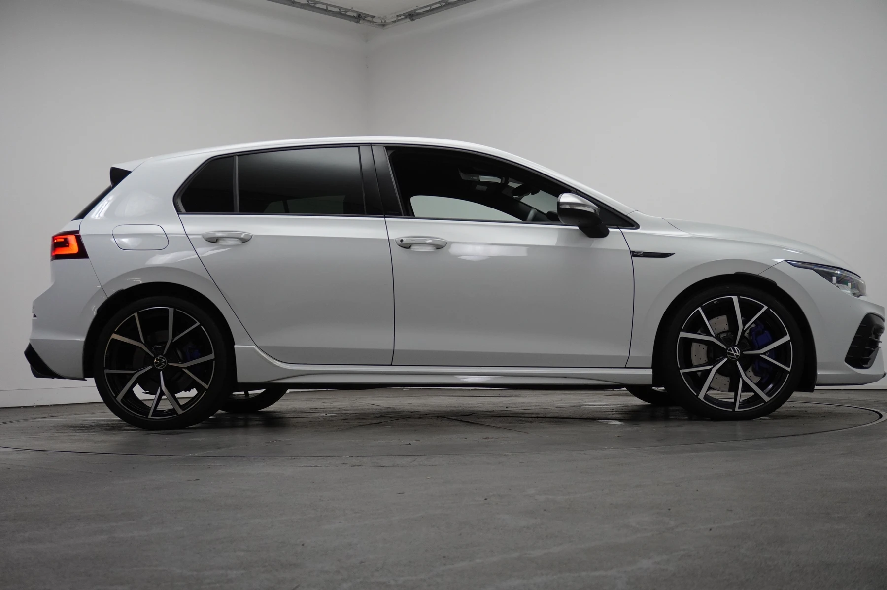 Volkswagen-Golf-image-3