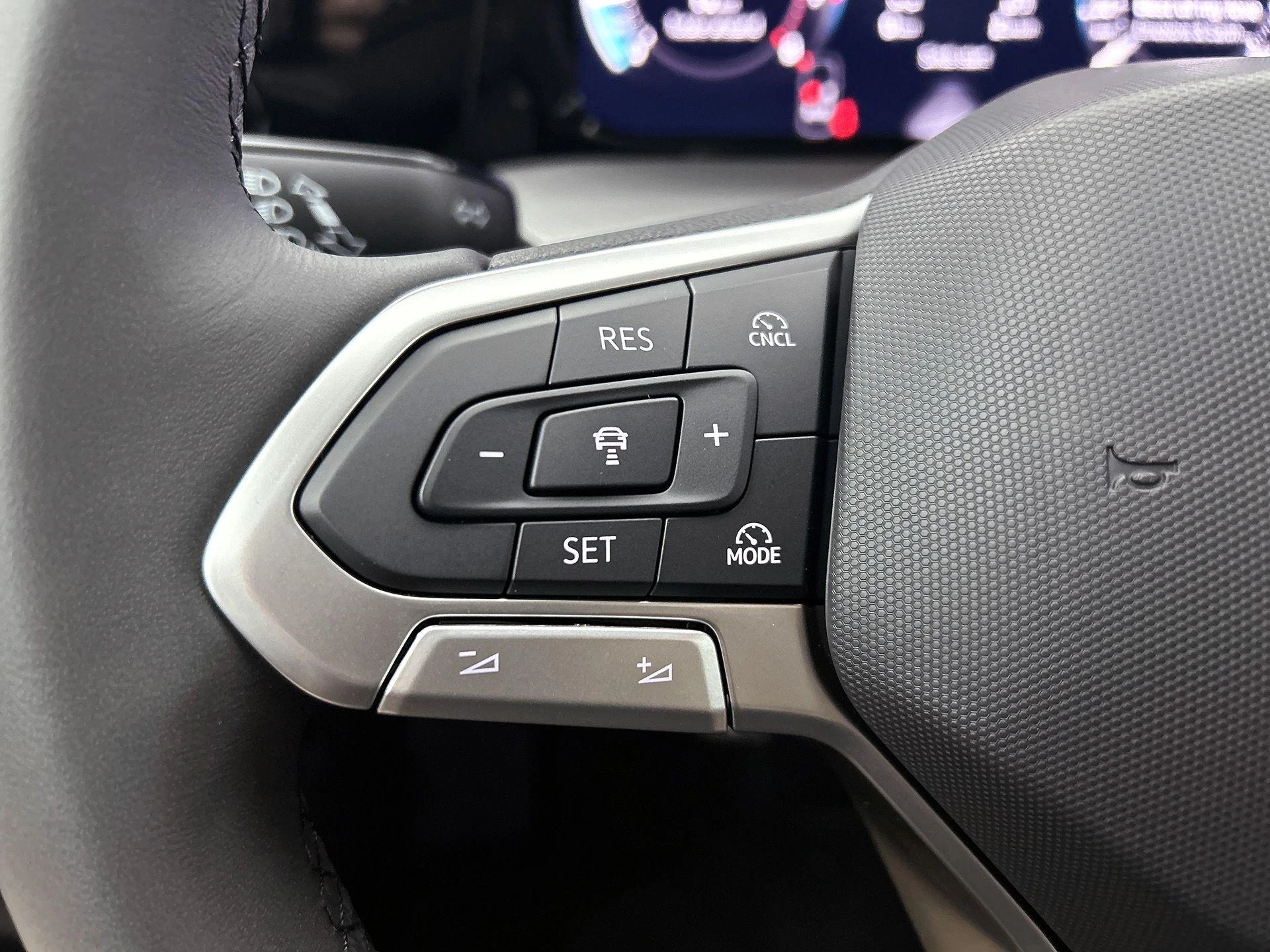 Volkswagen-Golf-image-5