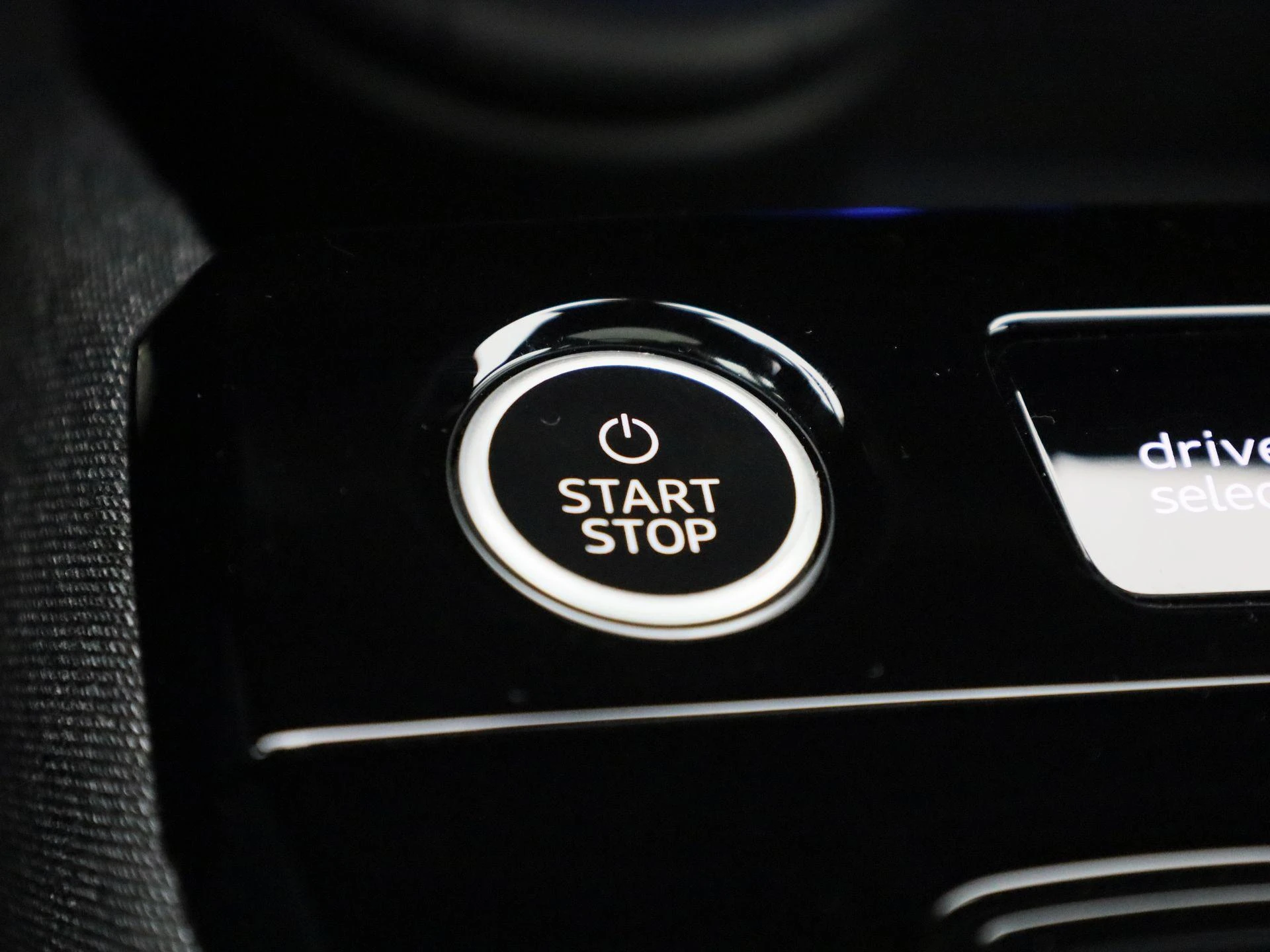 Audi-Q6 e-tron-image-23