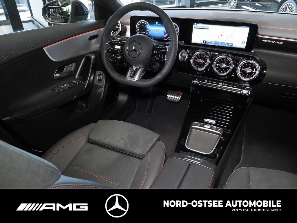 Mercedes-Benz CLA 35 AMG 4m NIGHT PANO SOUND DISTRONIC AMG Line