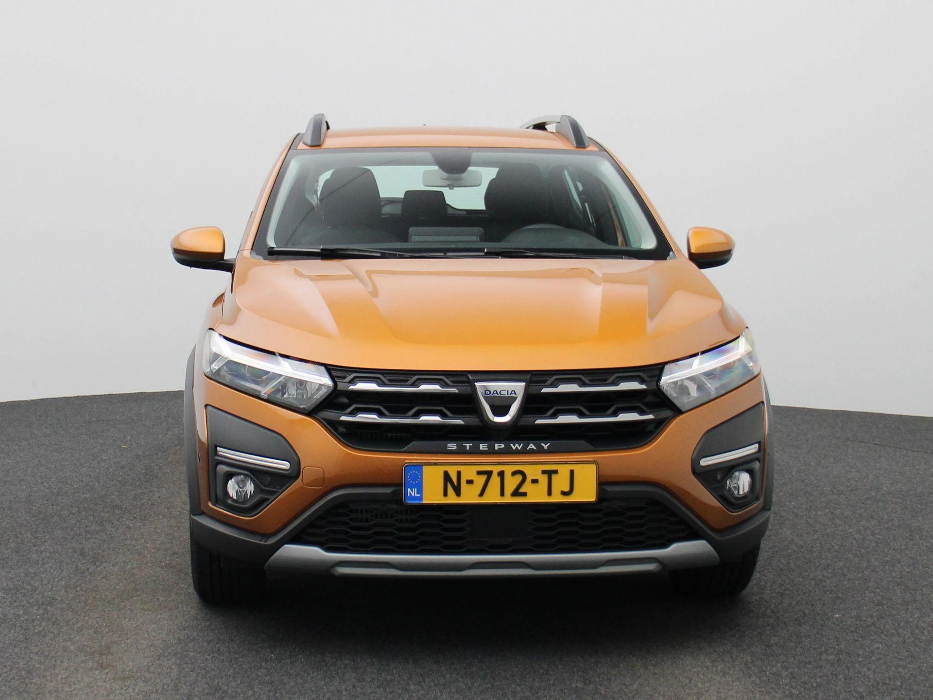 Dacia-Sandero Stepway-image-2