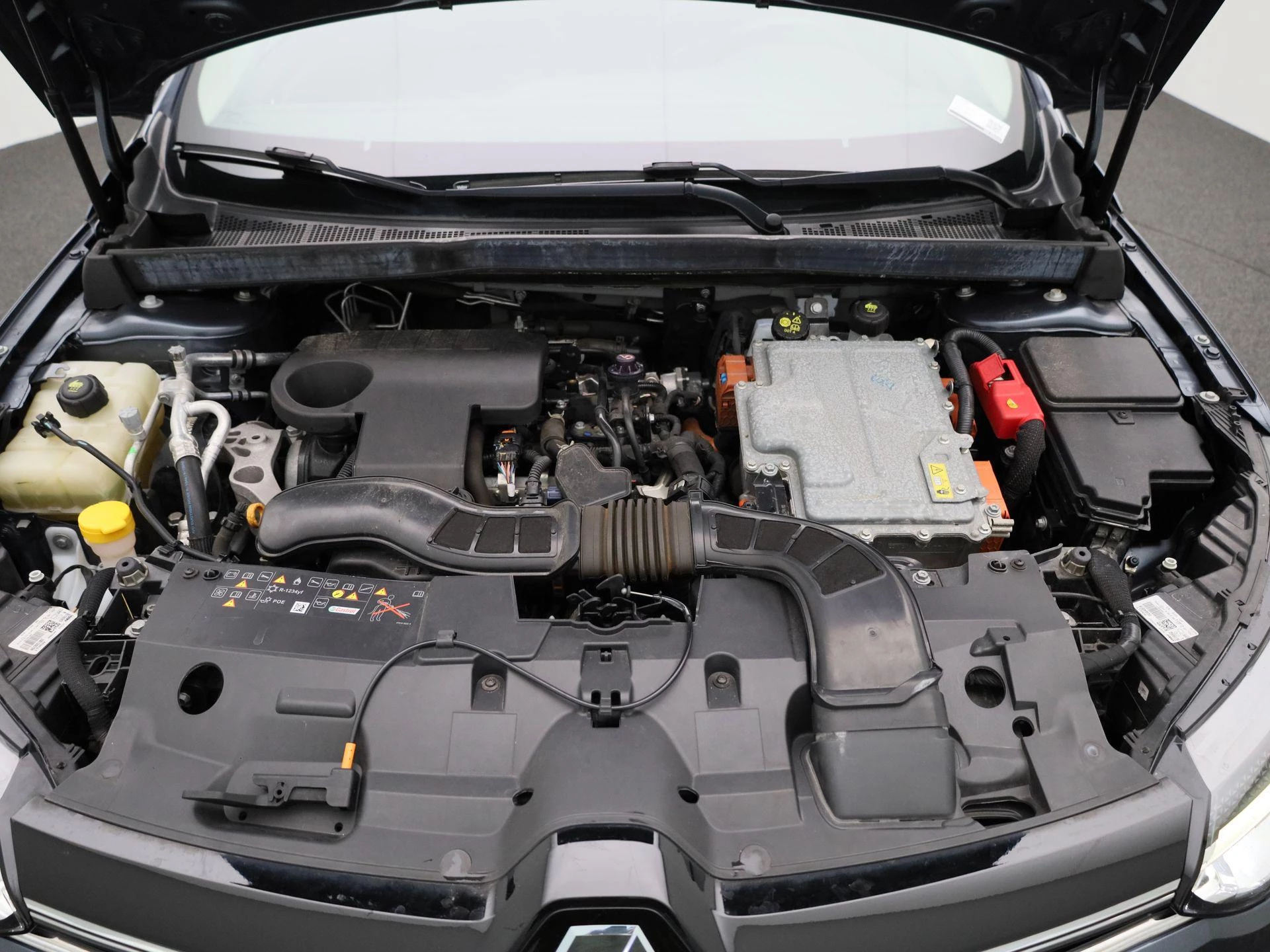 Renault-Megane E-Tech-image-40