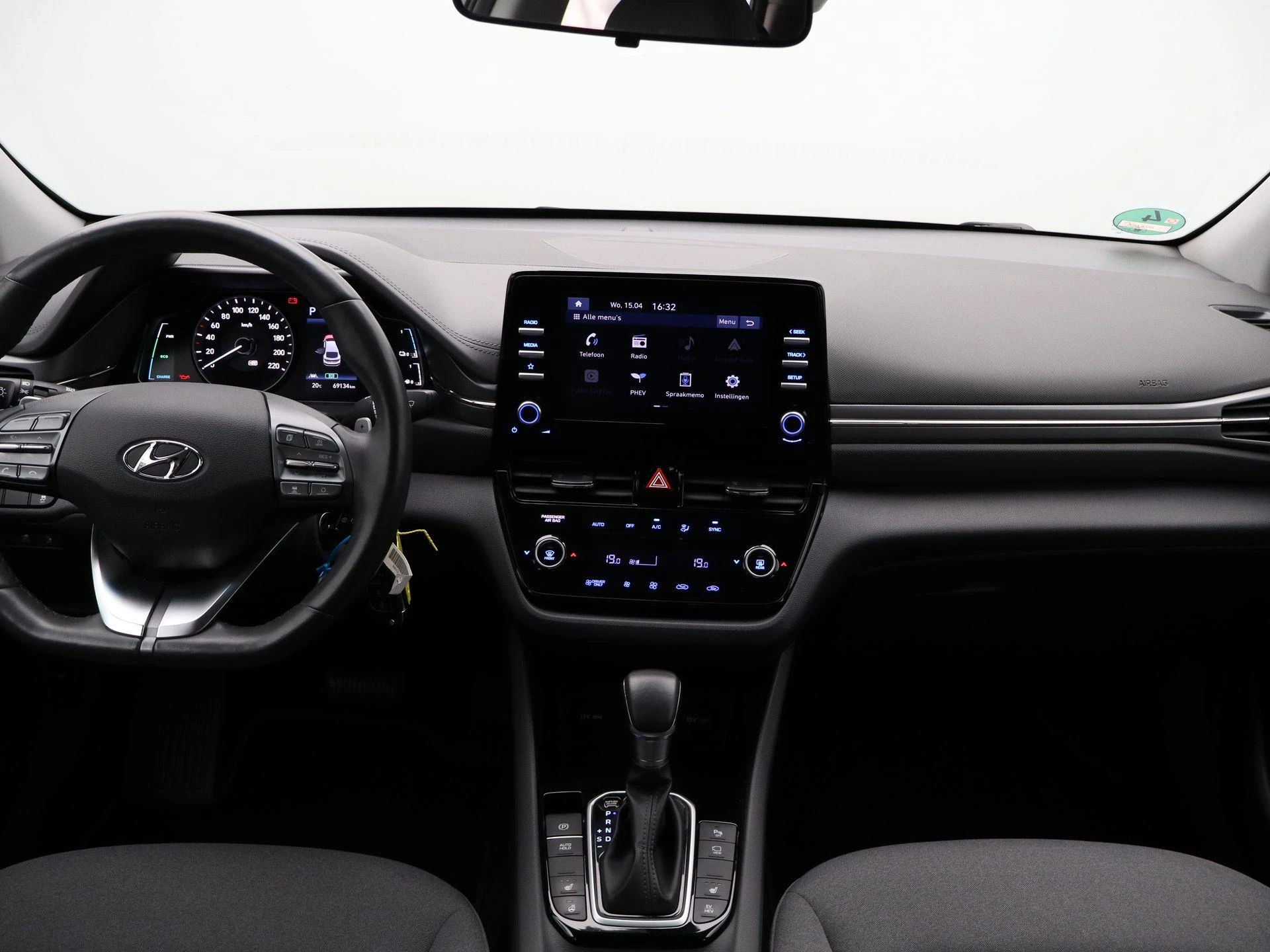 Hyundai-IONIQ-image-32