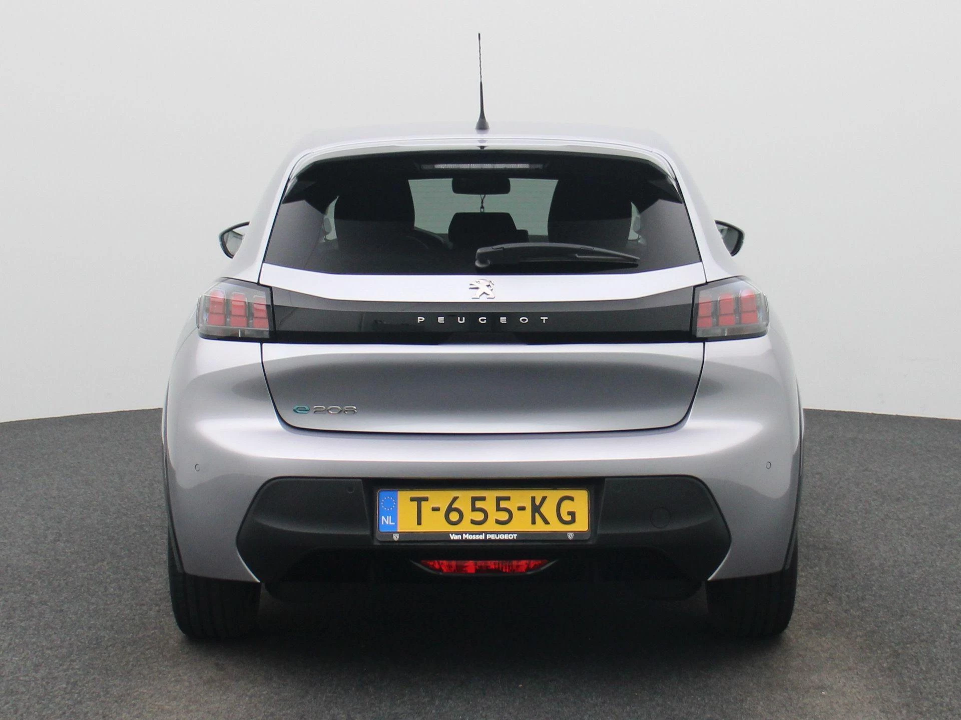 Peugeot-e-208-image-6
