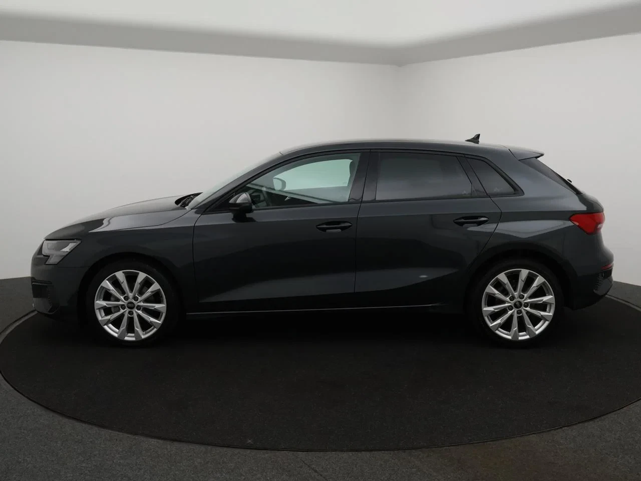 Audi A3 Sportback A3 Sportback 30TFSI Business Edition *AUTOMAAT*SHADOW LOOK*VIRTUAL COCKPIT*PDC ACHTER*ACC*NAVI*APP-CONNECT*...*