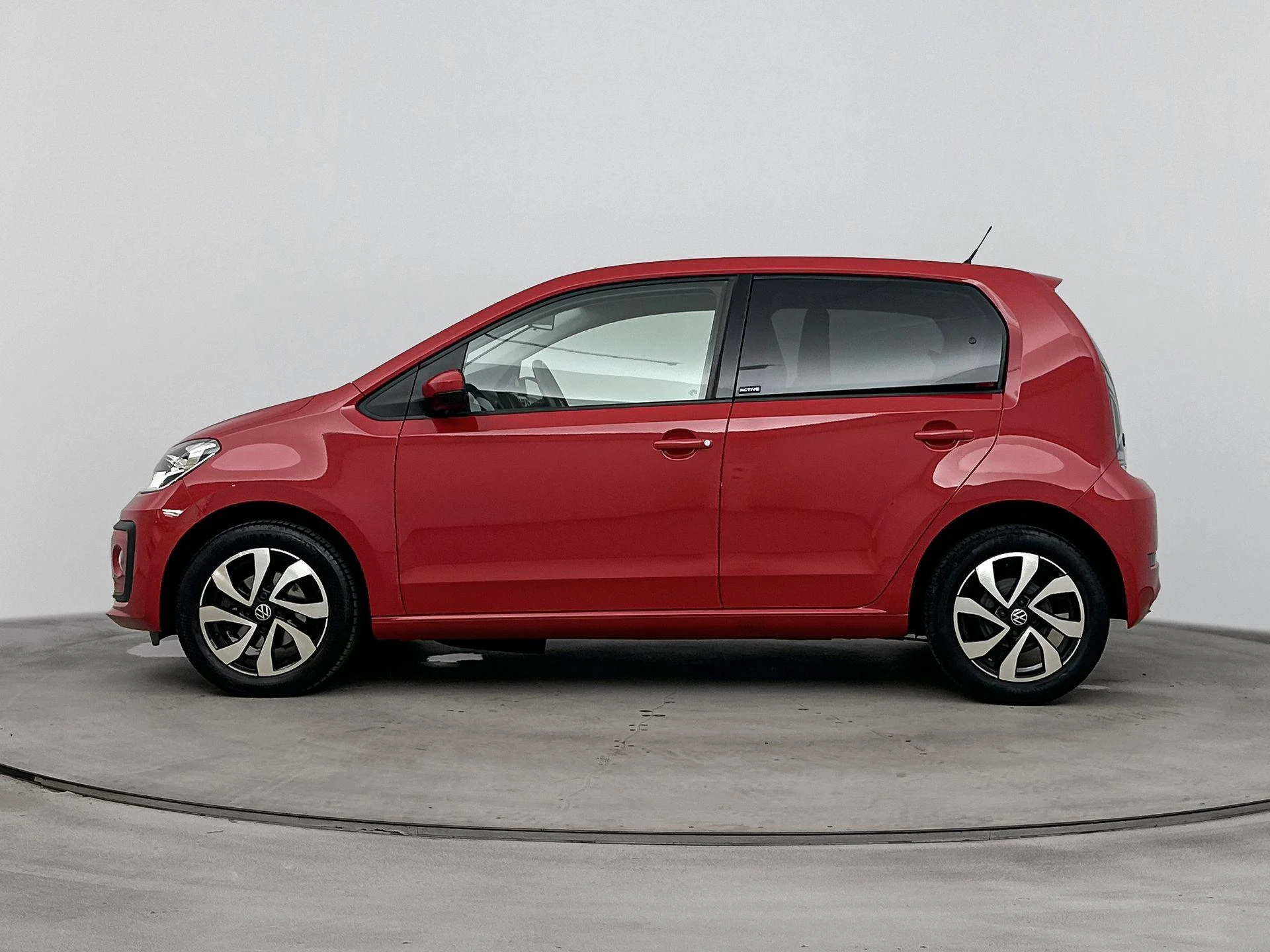 Volkswagen-up!-image-1
