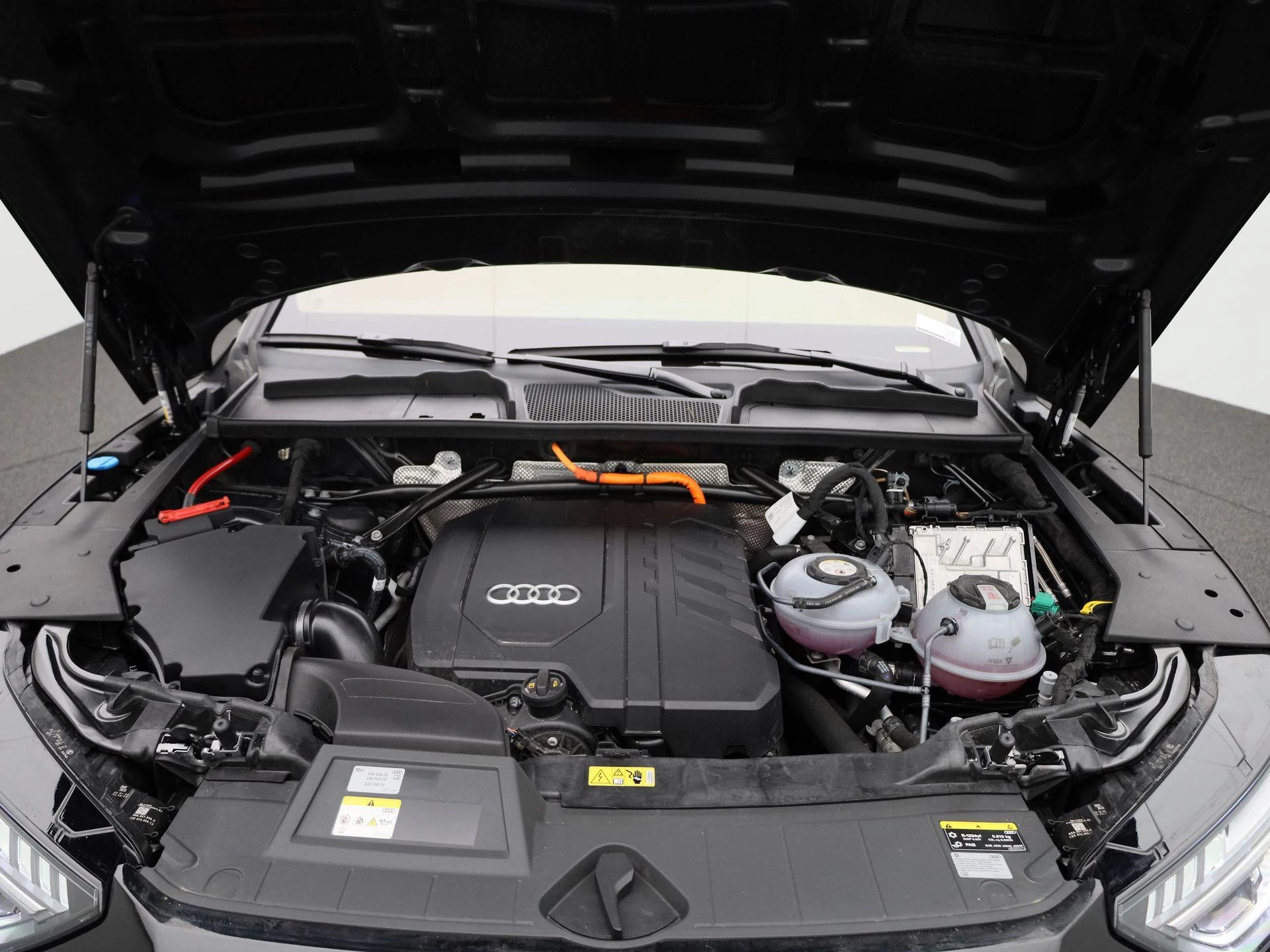 Audi Q5 50 TFSI e S edition Competition 299 PK