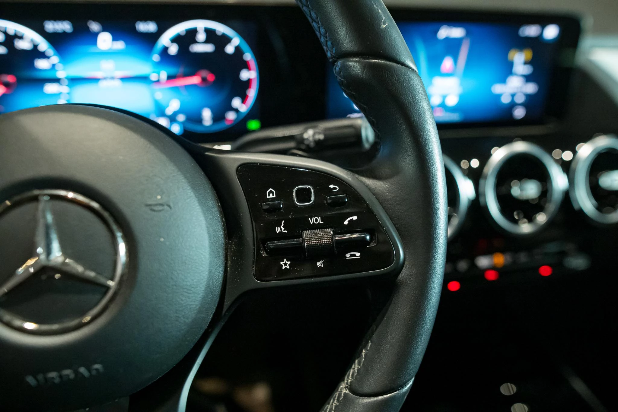Mercedes-Benz-B-Klasse-image-23