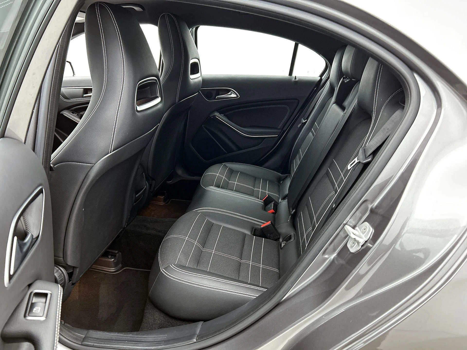 Mercedes-Benz-A-Klasse-image-26