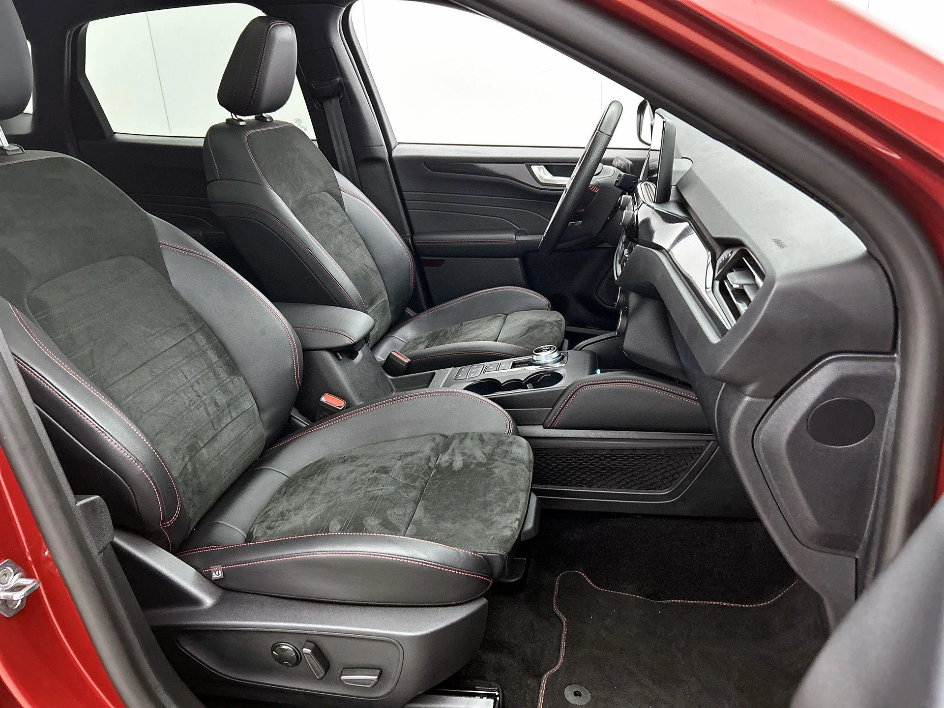 Ford-Kuga-image-47