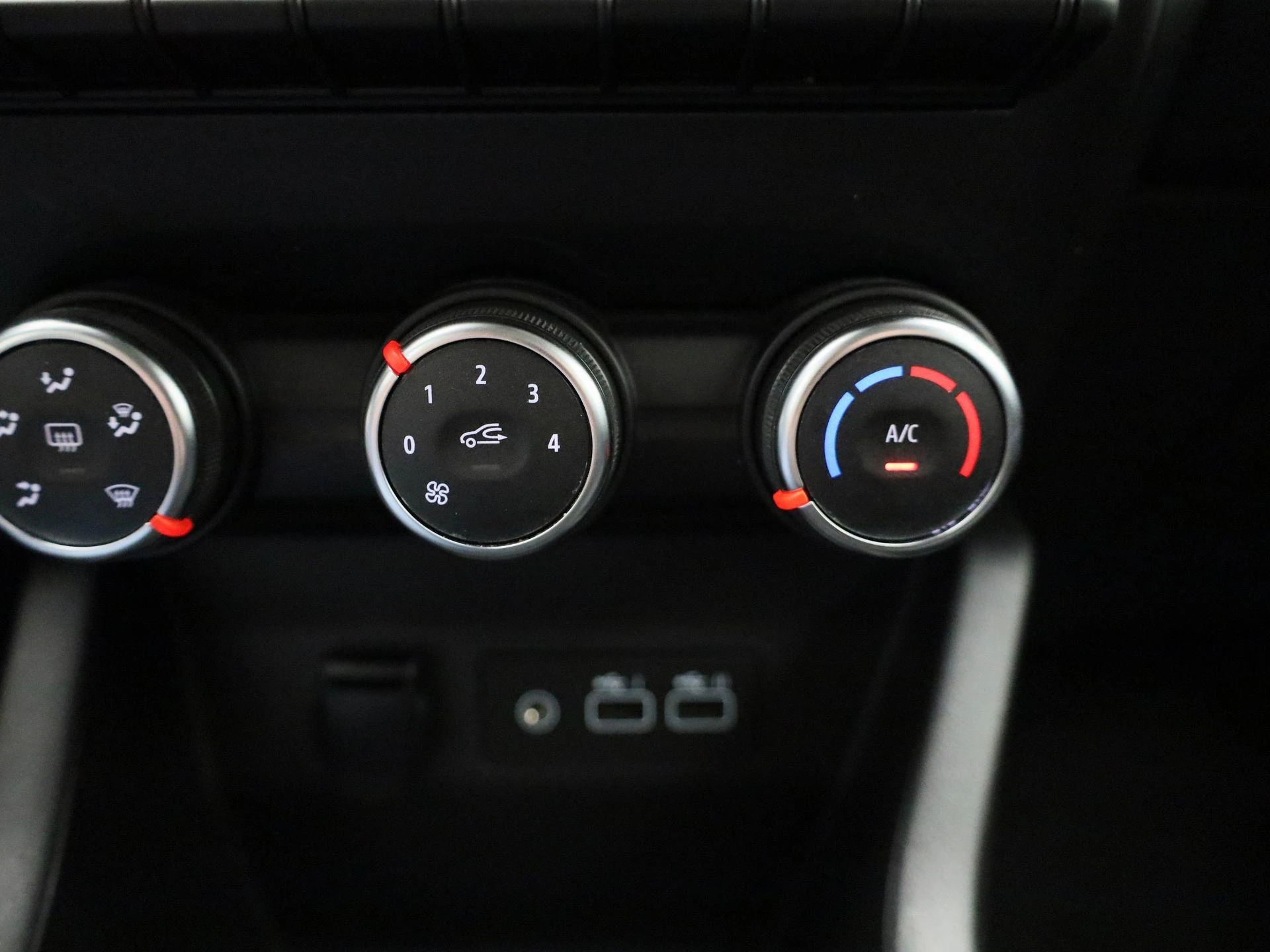 Renault-Clio-image-21