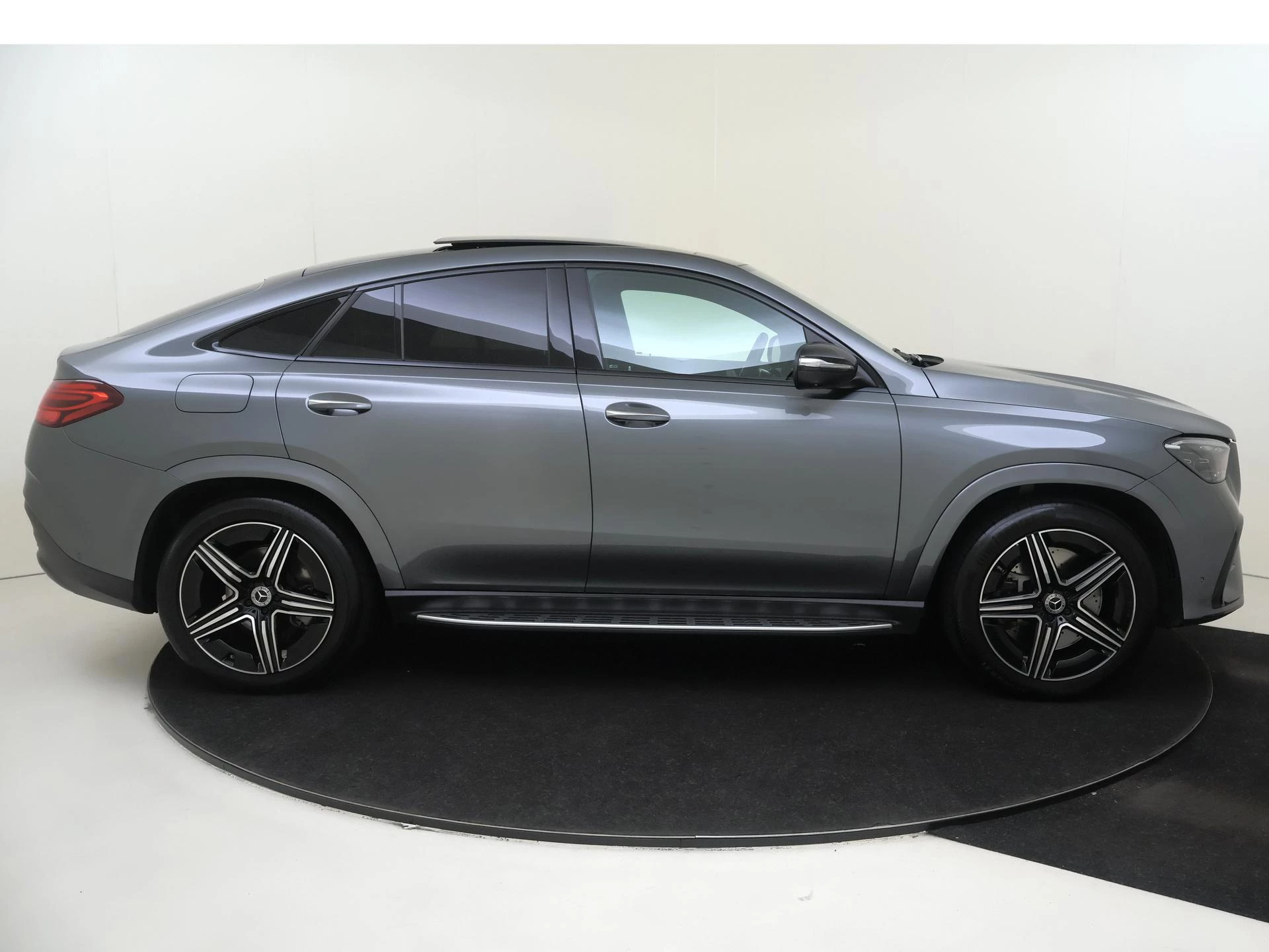 Mercedes-Benz-GLE-image-9