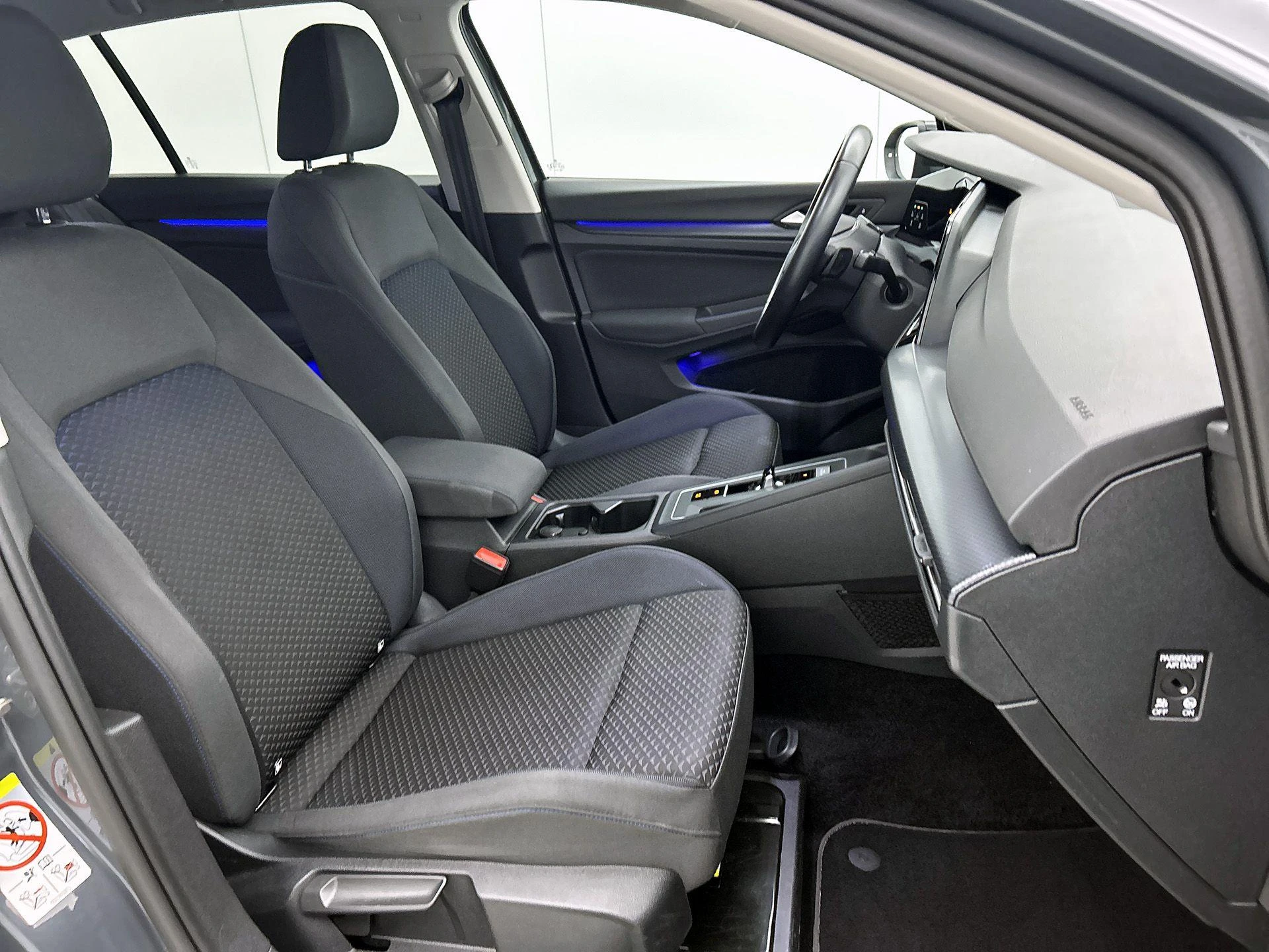 Volkswagen-Golf-image-35