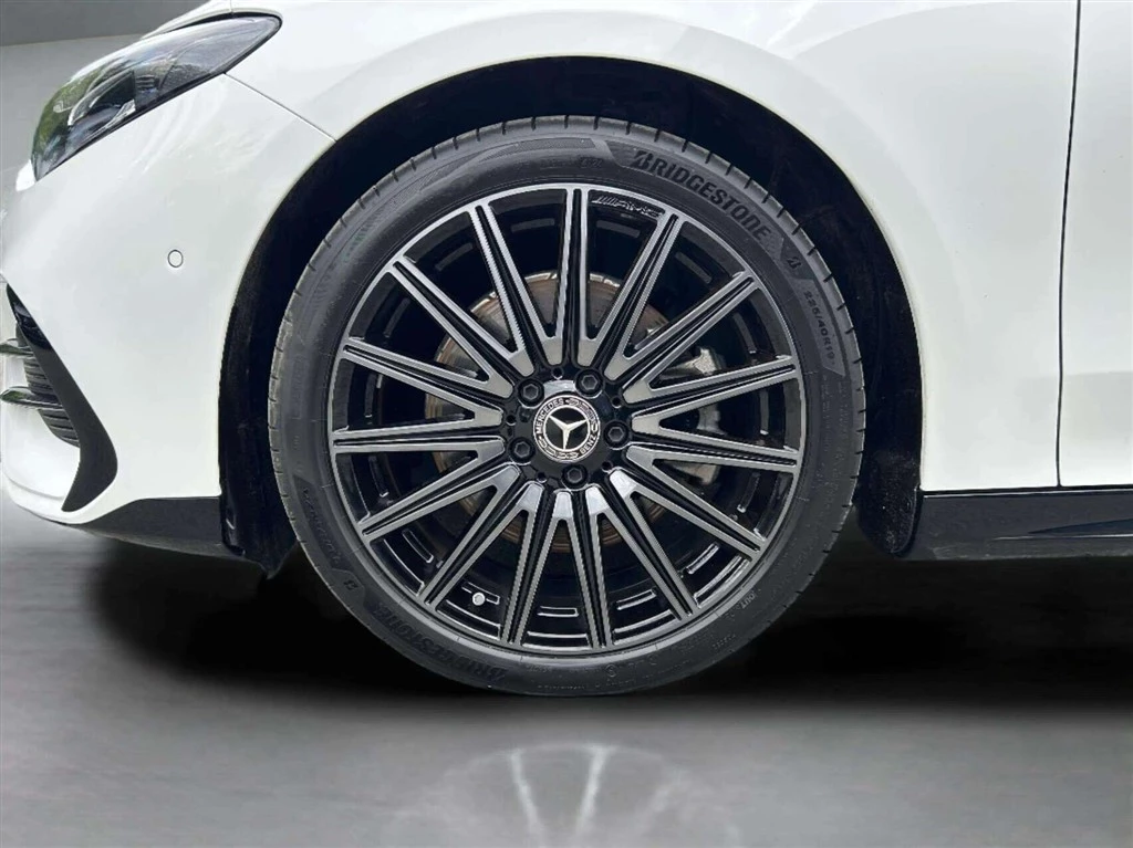 Mercedes-Benz-CLA-image-8