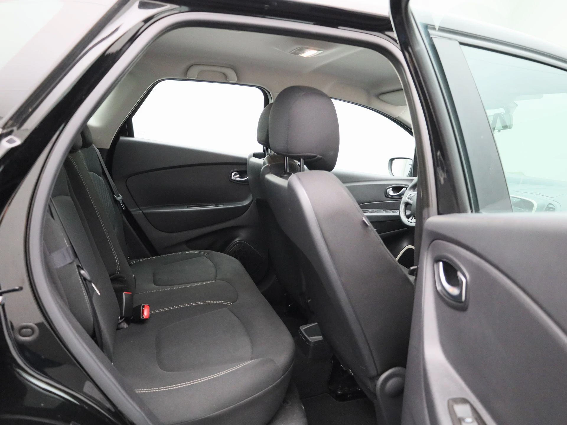 Renault-Captur-image-34