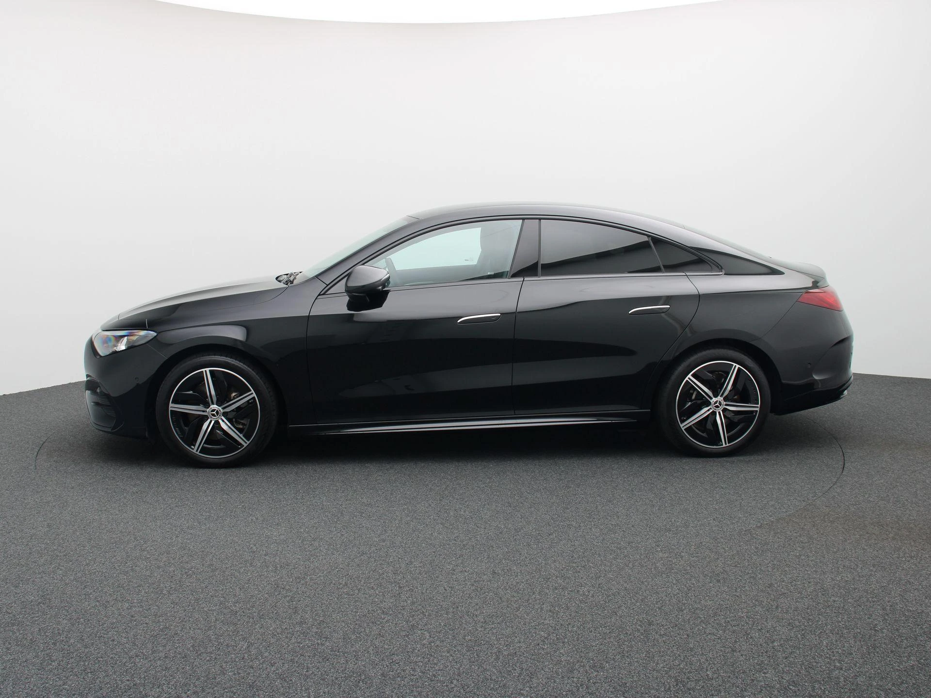 Mercedes-Benz-CLA-image-3