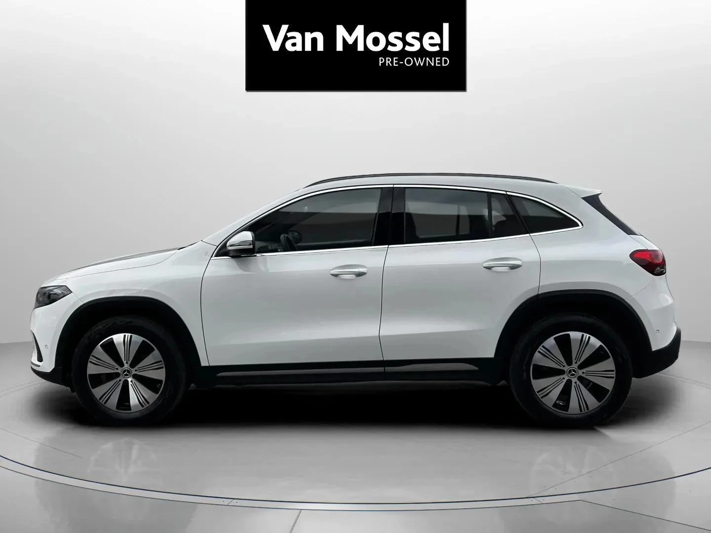 Mercedes-Benz-EQA-image-6