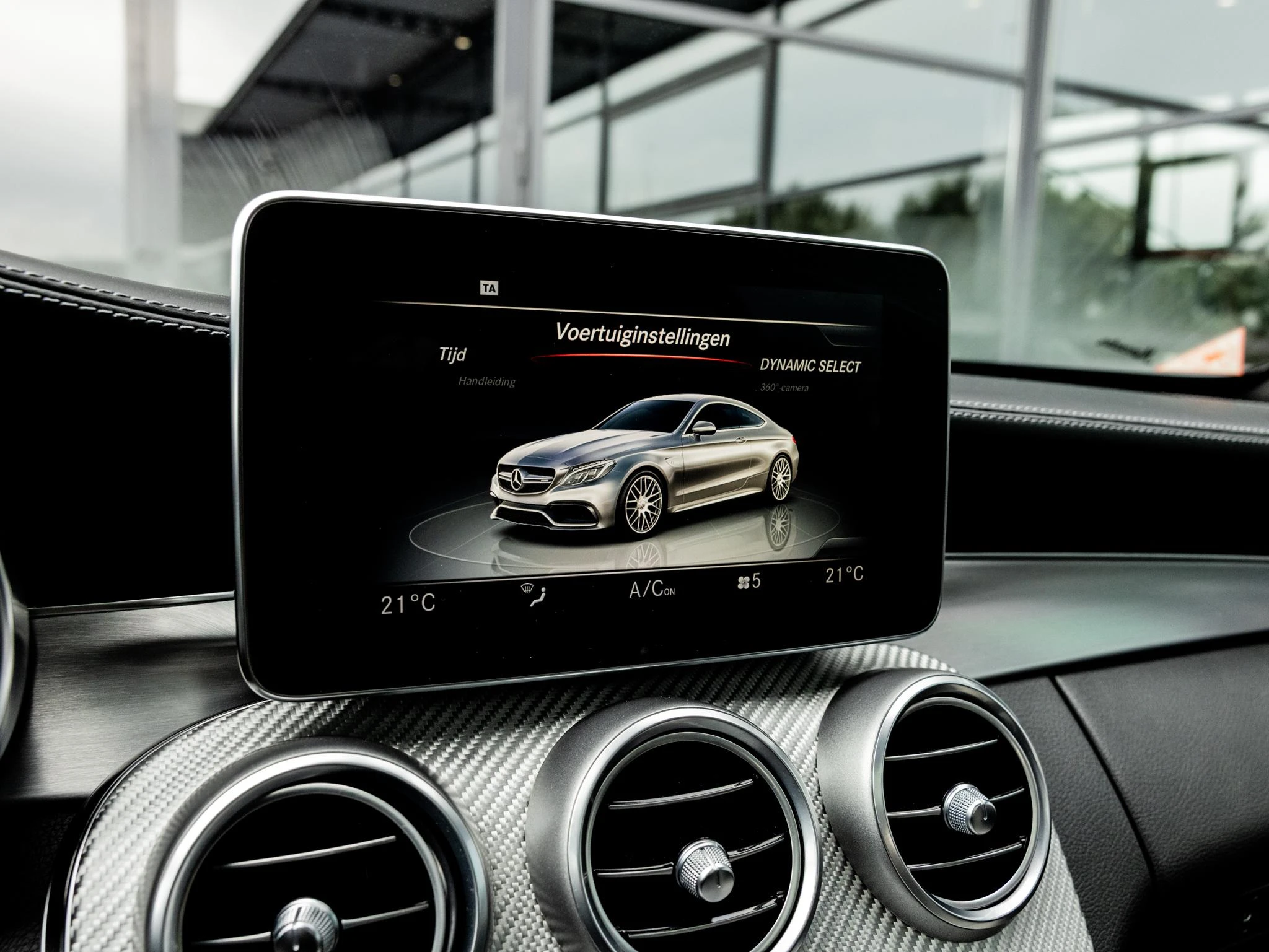 Mercedes-Benz-C-Klasse-image-40