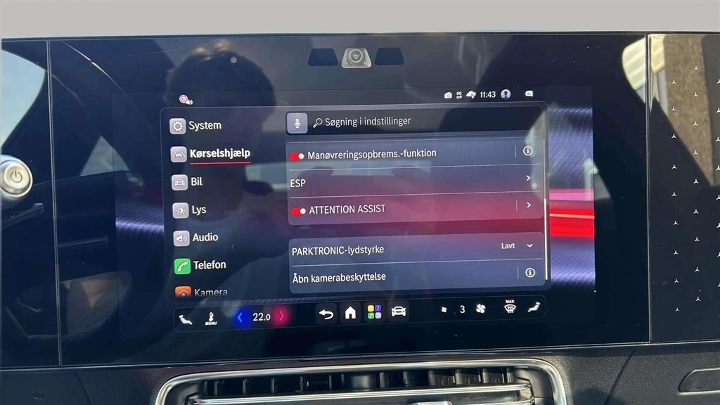 Mercedes-Benz-CLA-image-18