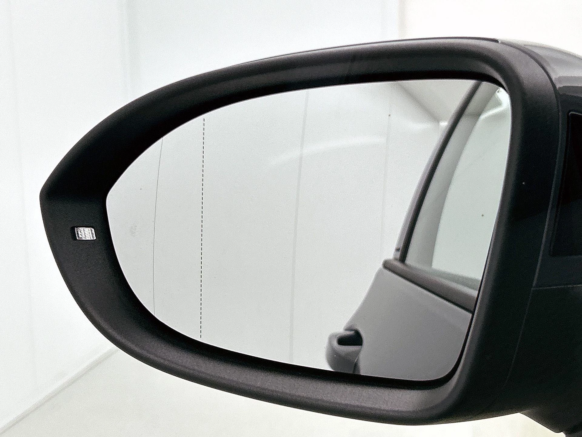 Volkswagen-Golf-image-30
