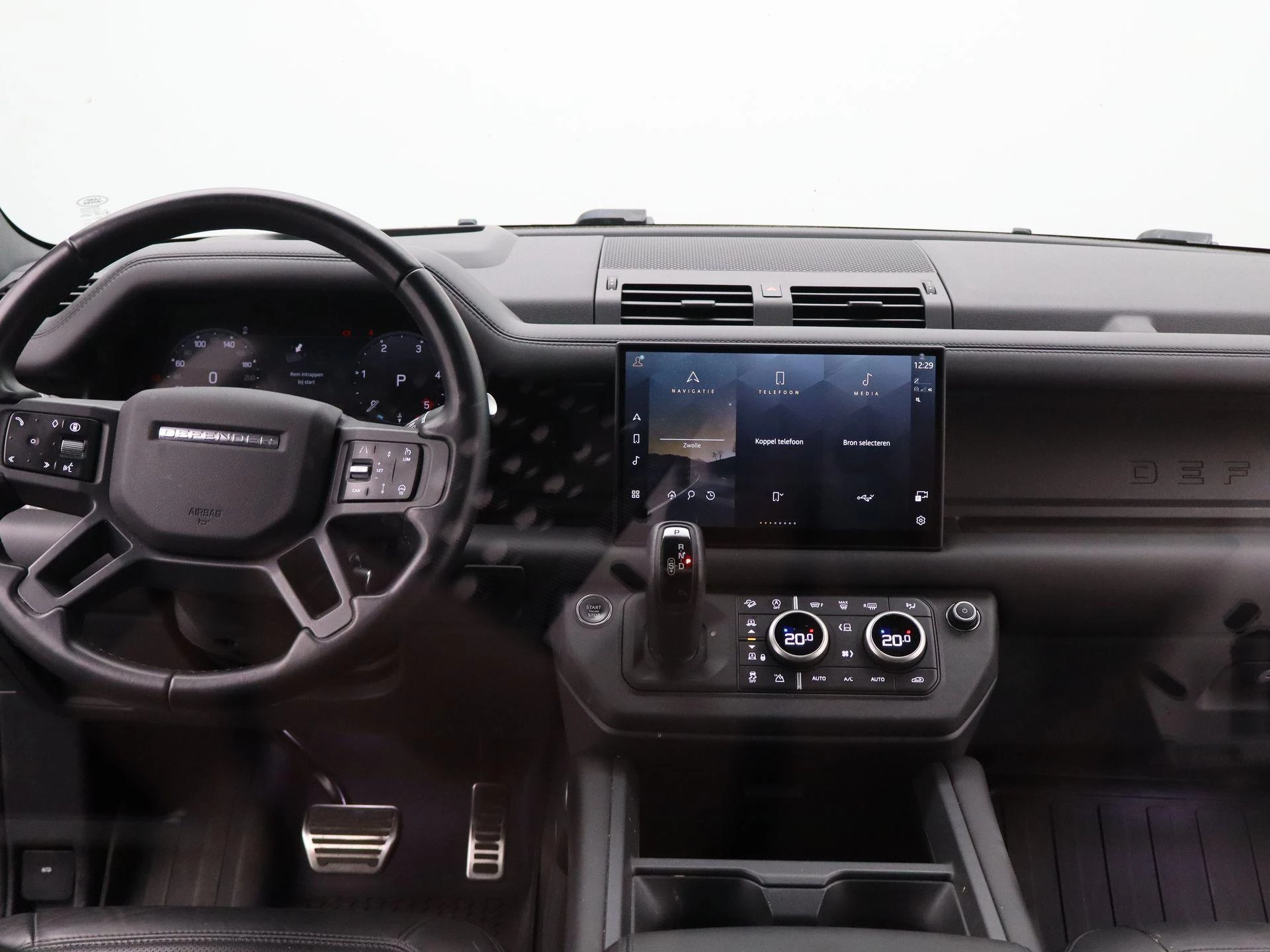 Land Rover-Defender-image-6