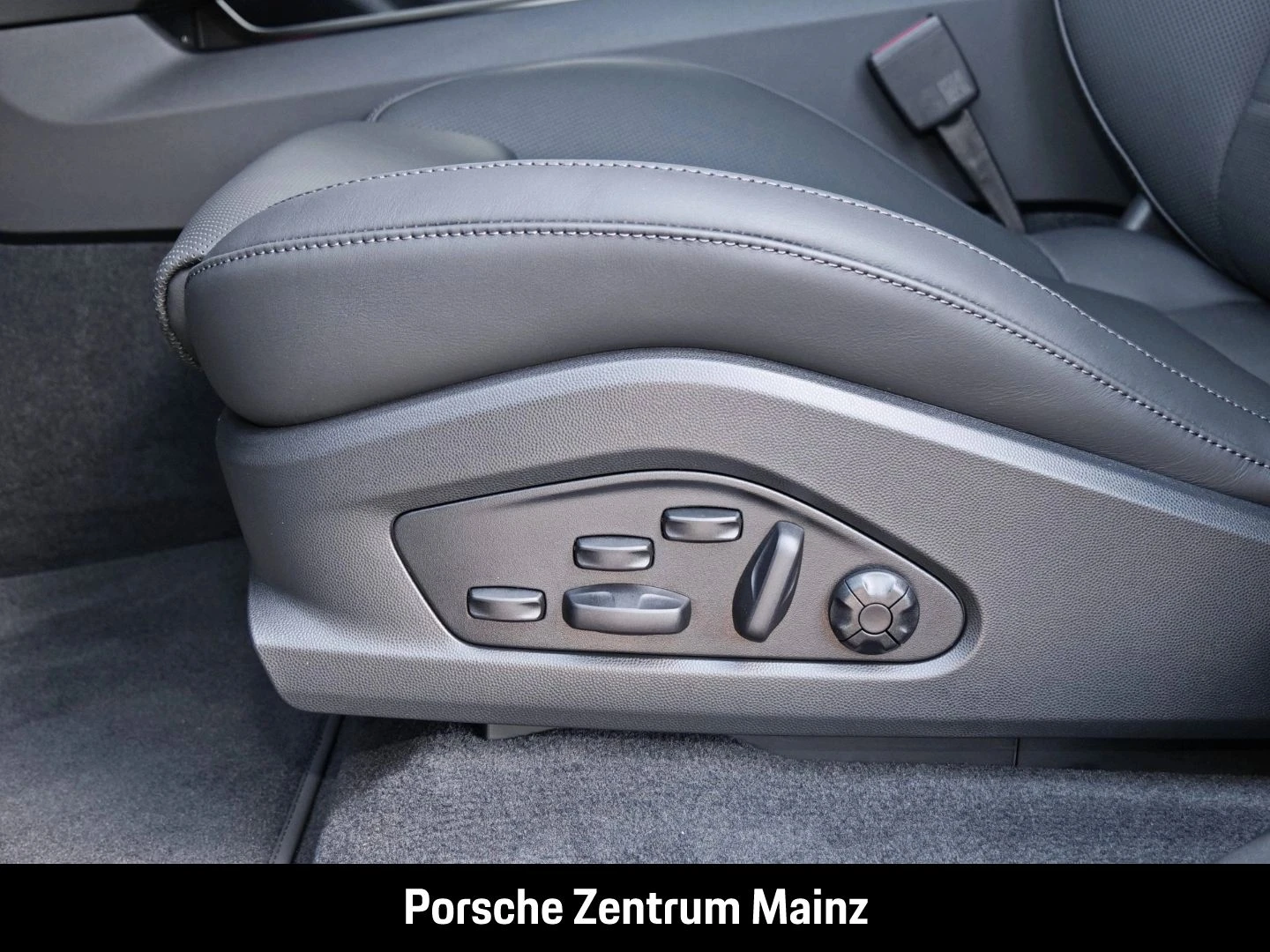 Porsche-Macan-image-27