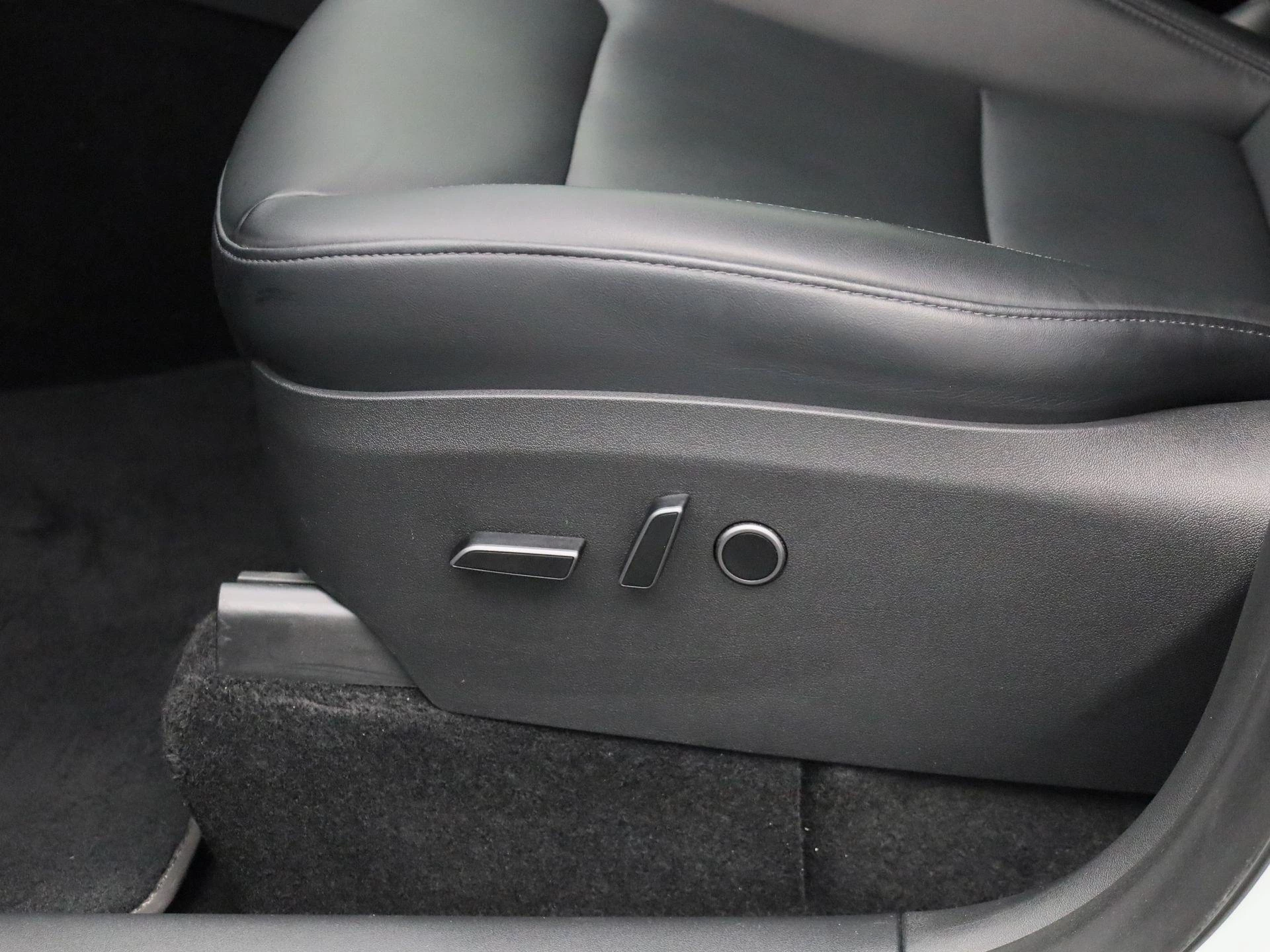 Tesla Model Y Premium Long Range RWD 75 kWh