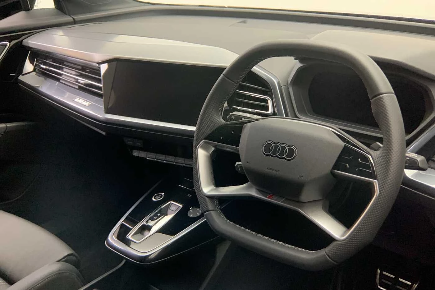 Audi-Q4 e-tron-image-5