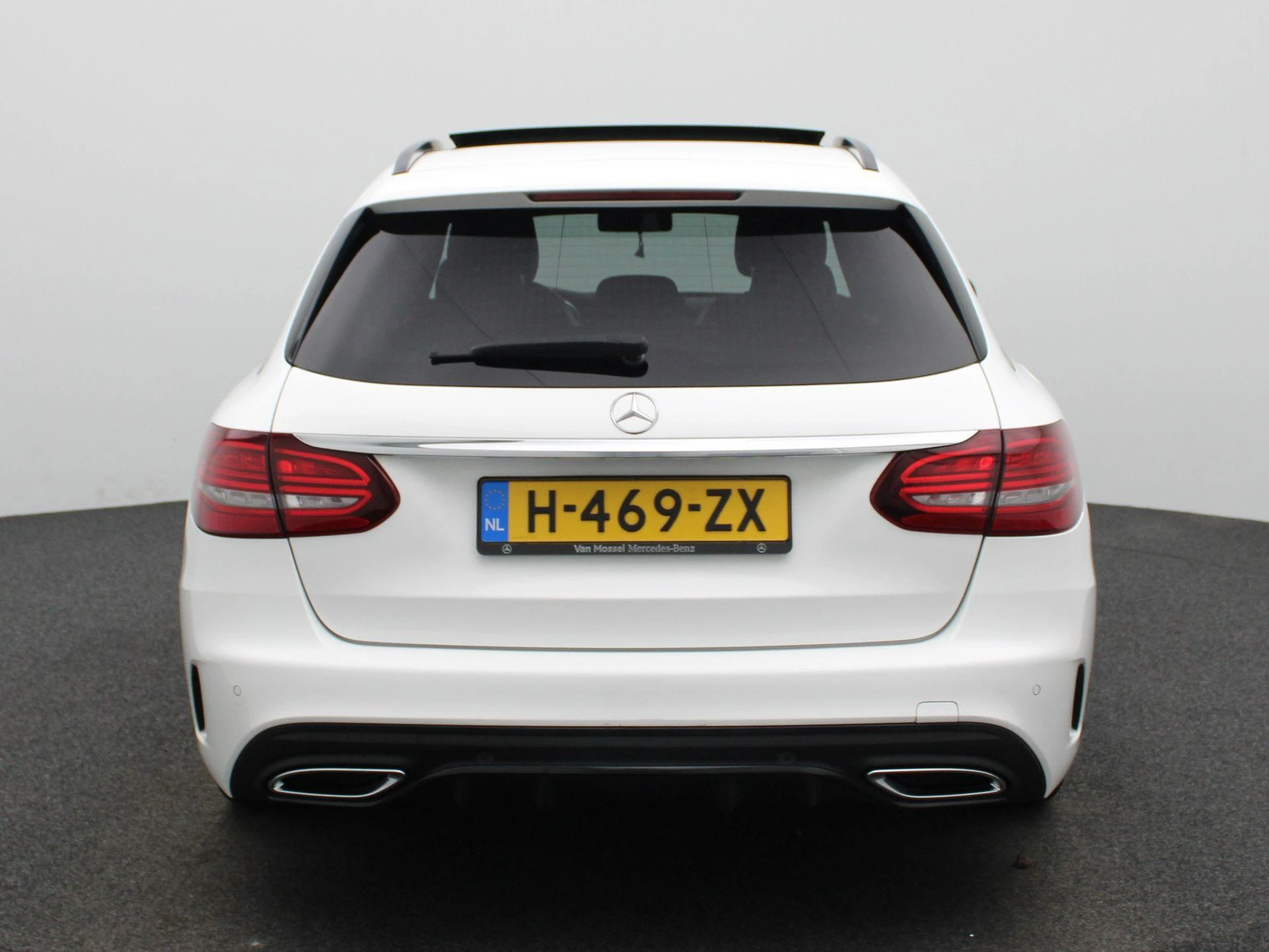 Mercedes-Benz-C-Klasse-image-4