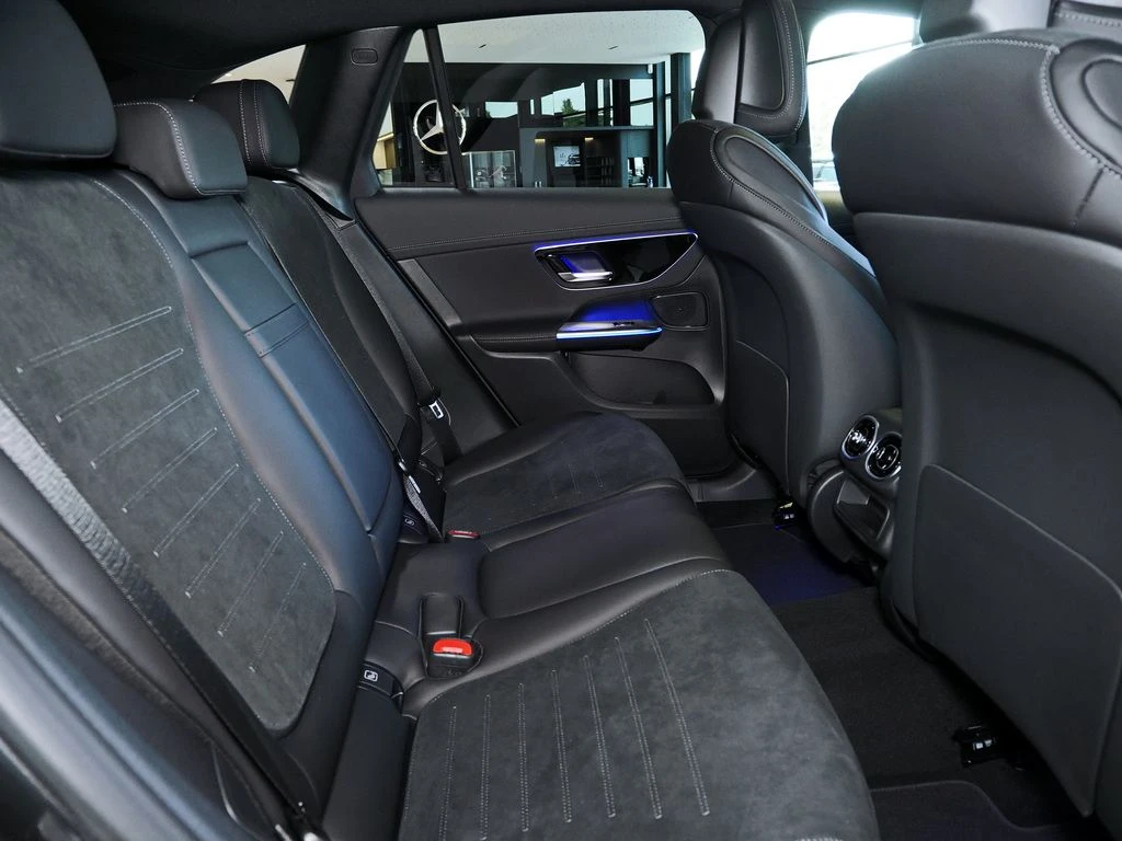 Mercedes-Benz-GLC 200 d-image-12