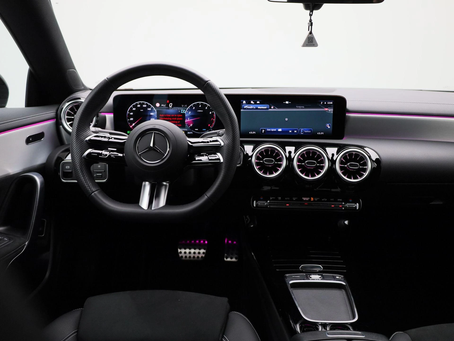 Mercedes-Benz-CLA-image-6