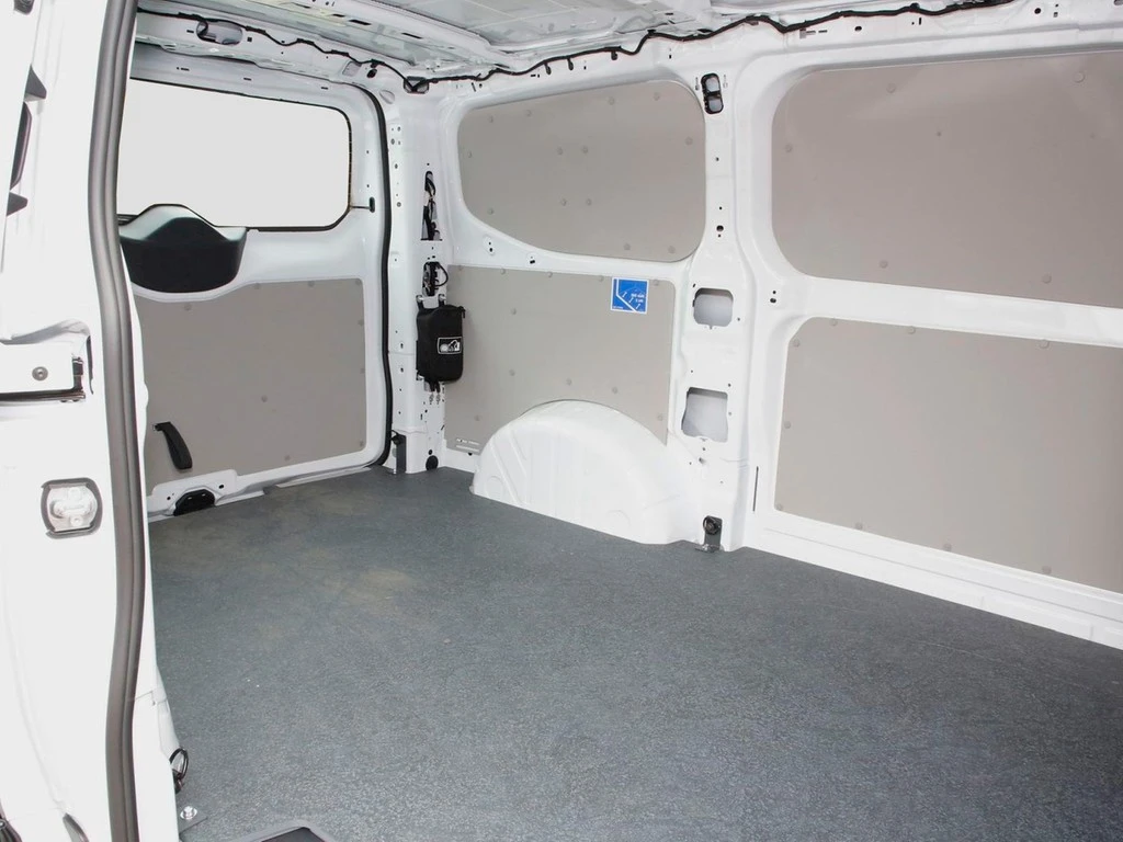 Volkswagen-Transporter-image-6