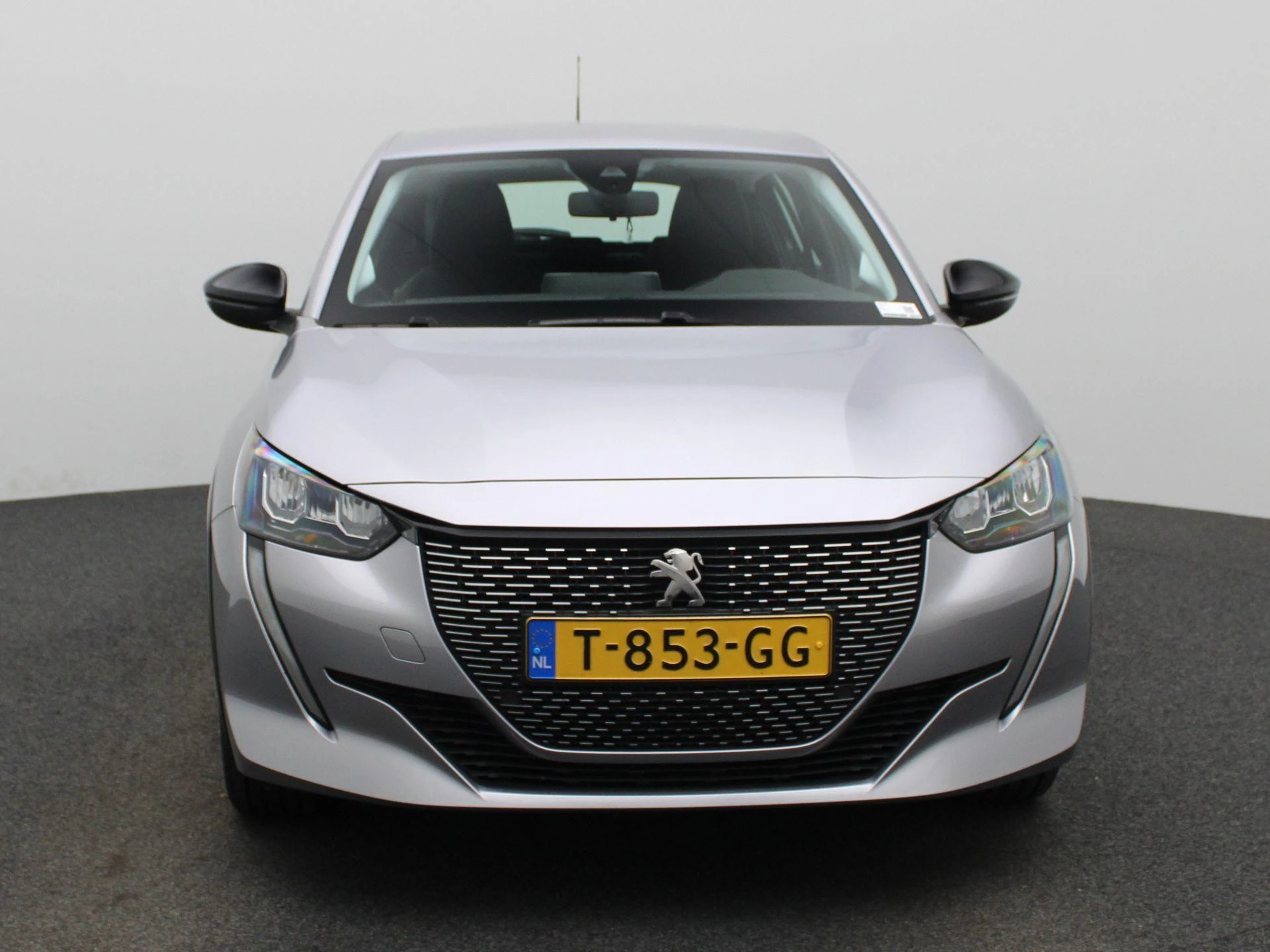 Peugeot-e-208-image-2