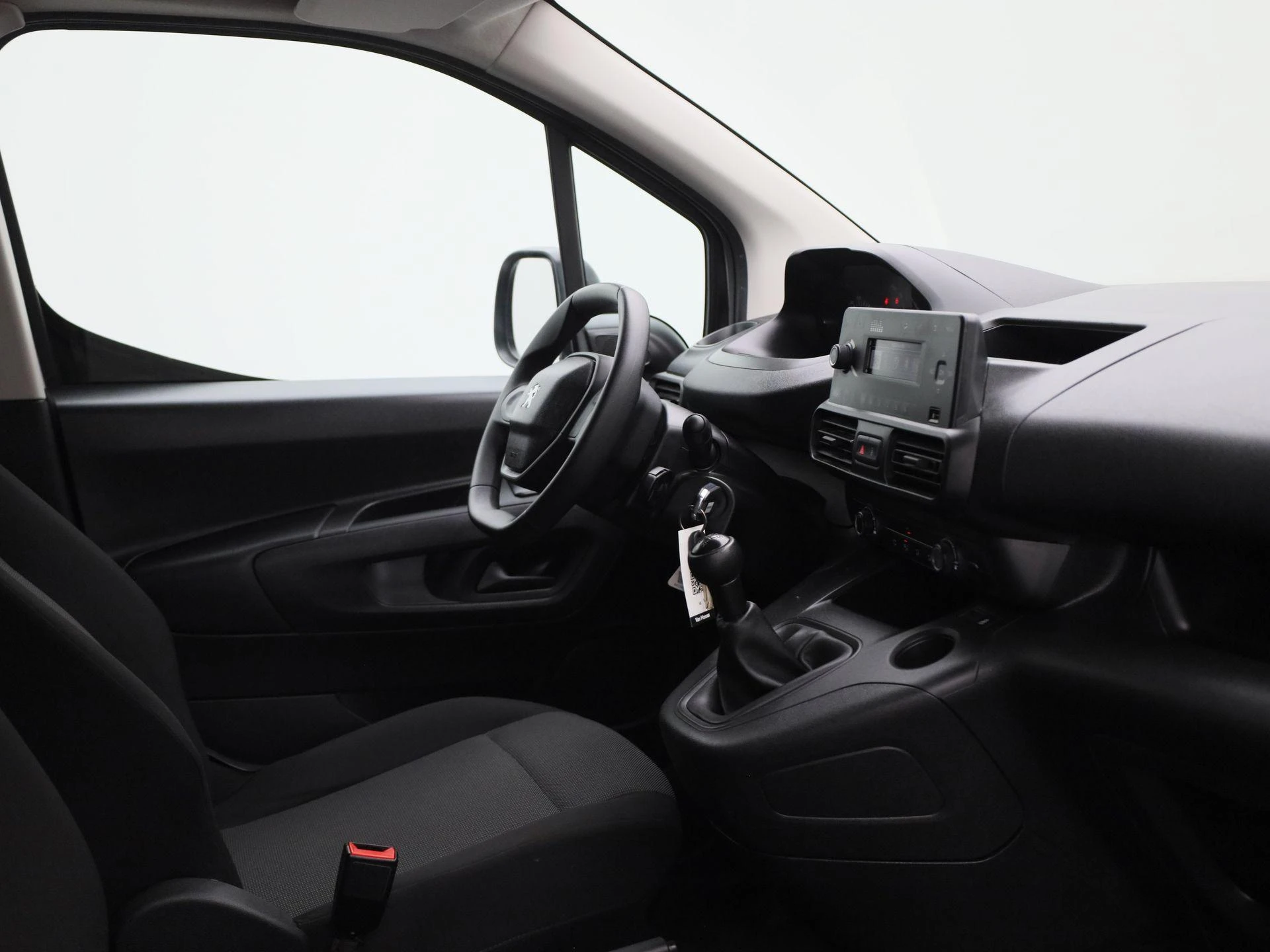 Peugeot-Partner-image-25