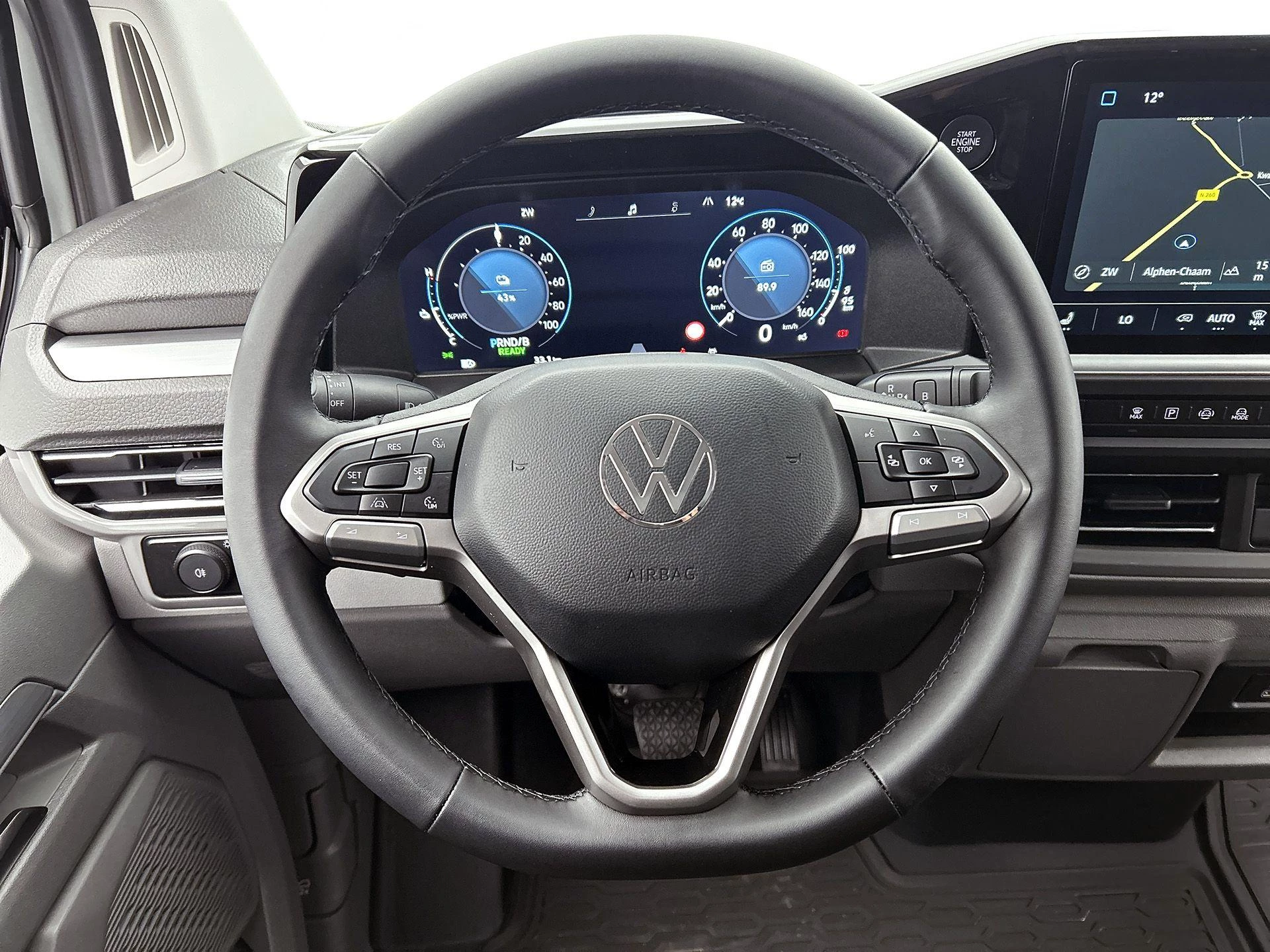 Volkswagen-e-Transporter-image-28