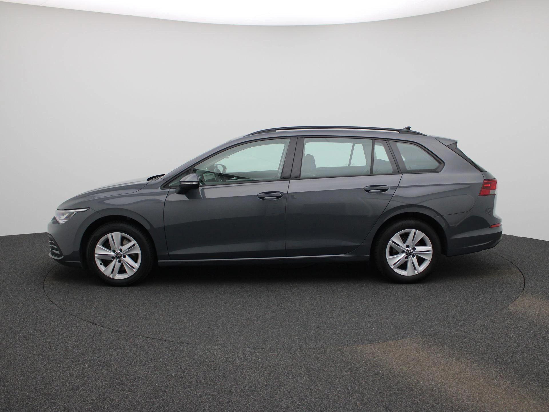 Volkswagen-Golf-image-4