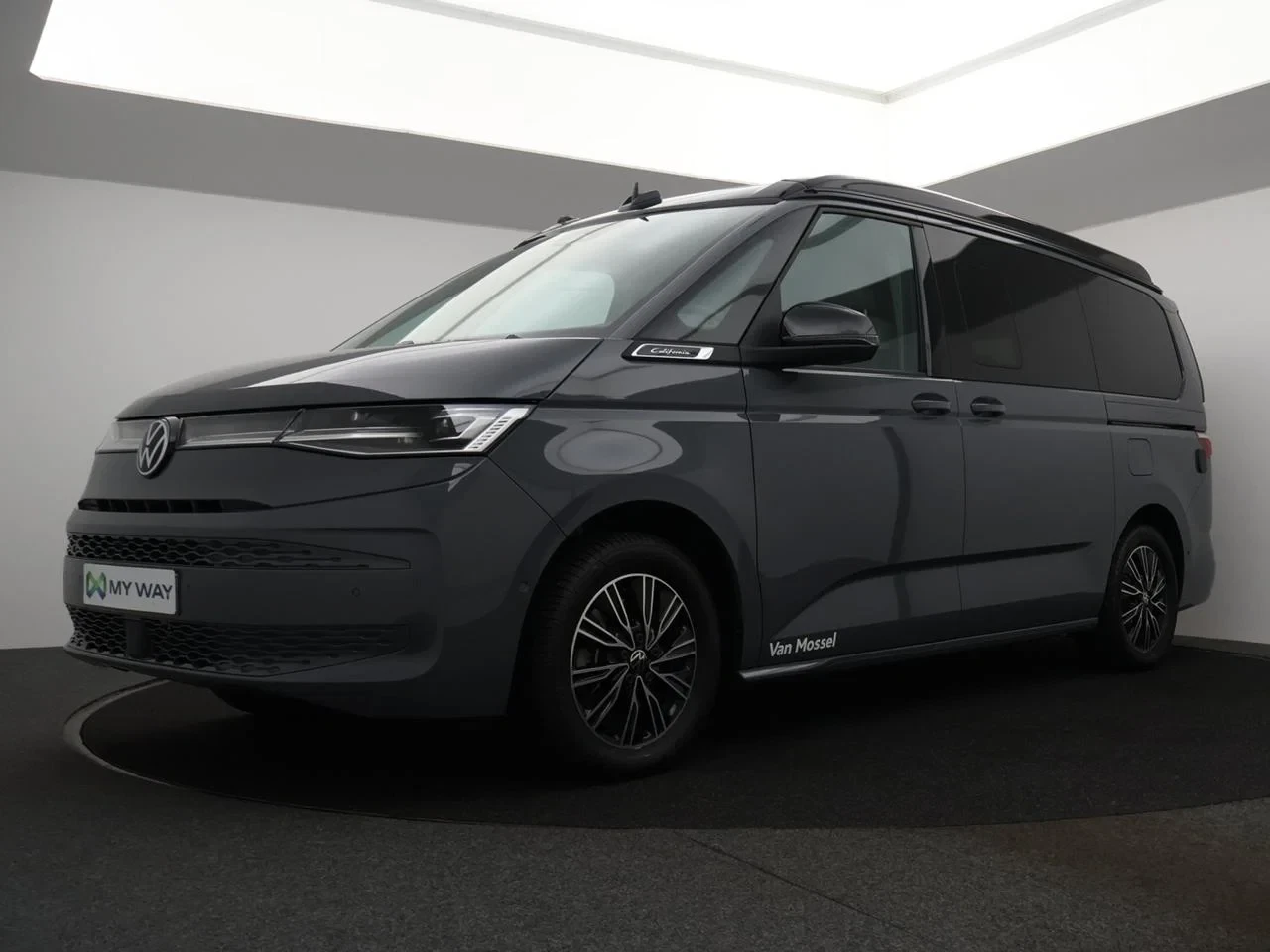 Volkswagen-Multivan-image-0
