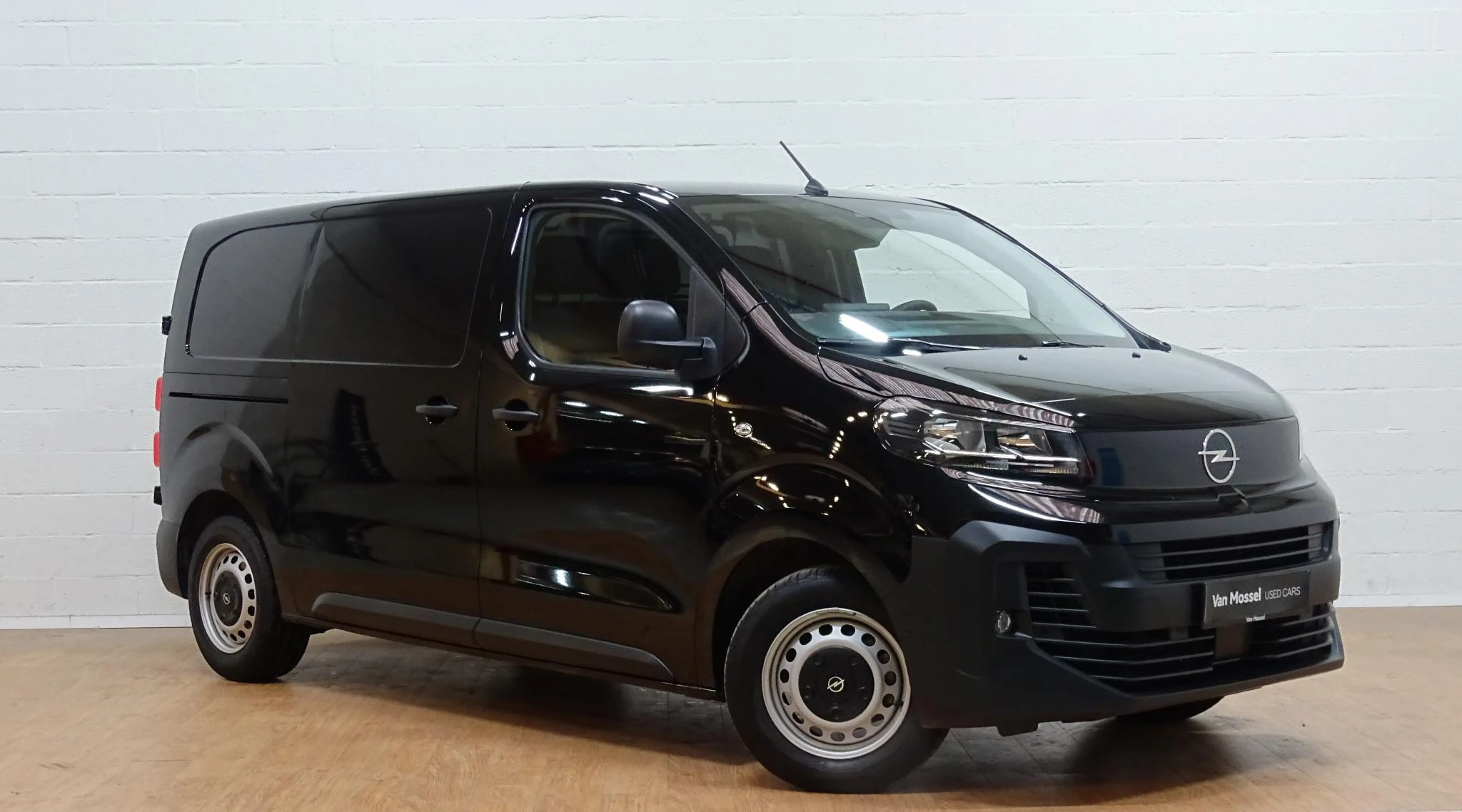 Opel-Vivaro-image-1