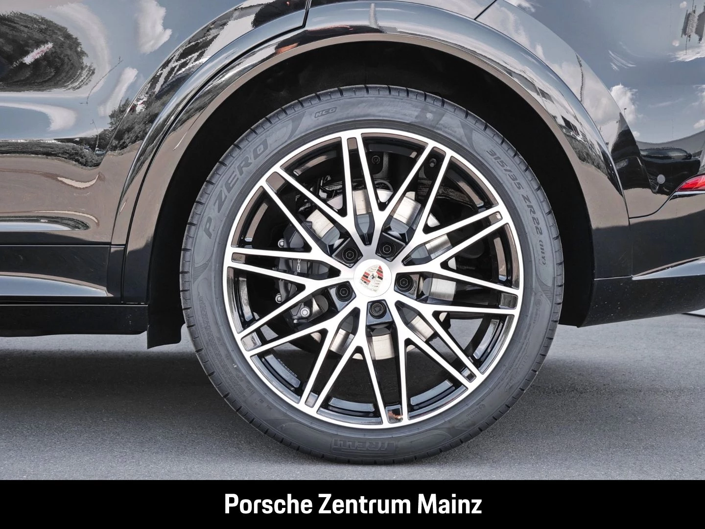 Porsche Cayenne E-Hybrid Coupe Black Edition InnoDrive black edition
