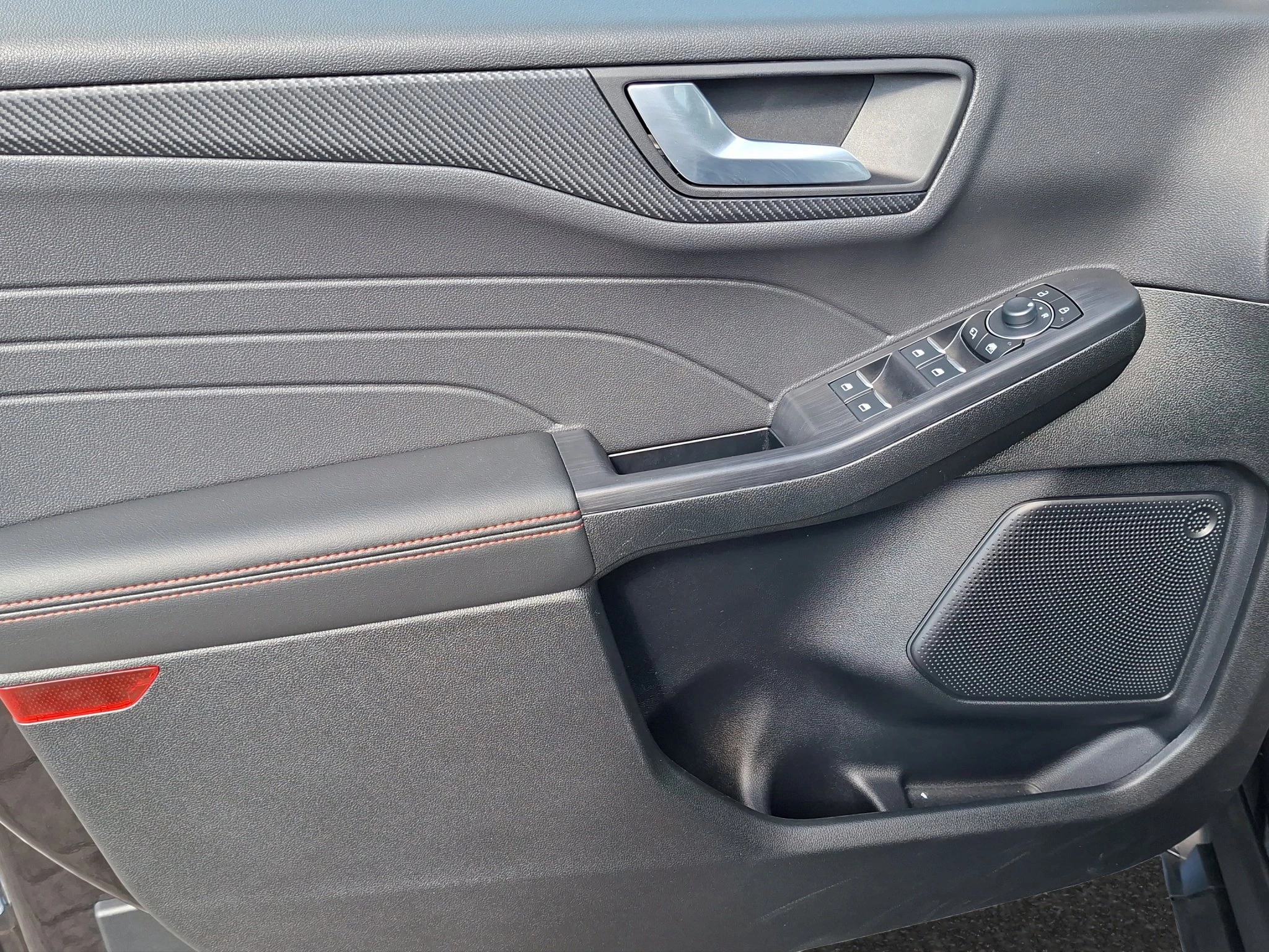 Ford Kuga ST-Line Aut.*PANO*KAM*LED-MATRIX*NAVI*GRA*WINTER-PKT.