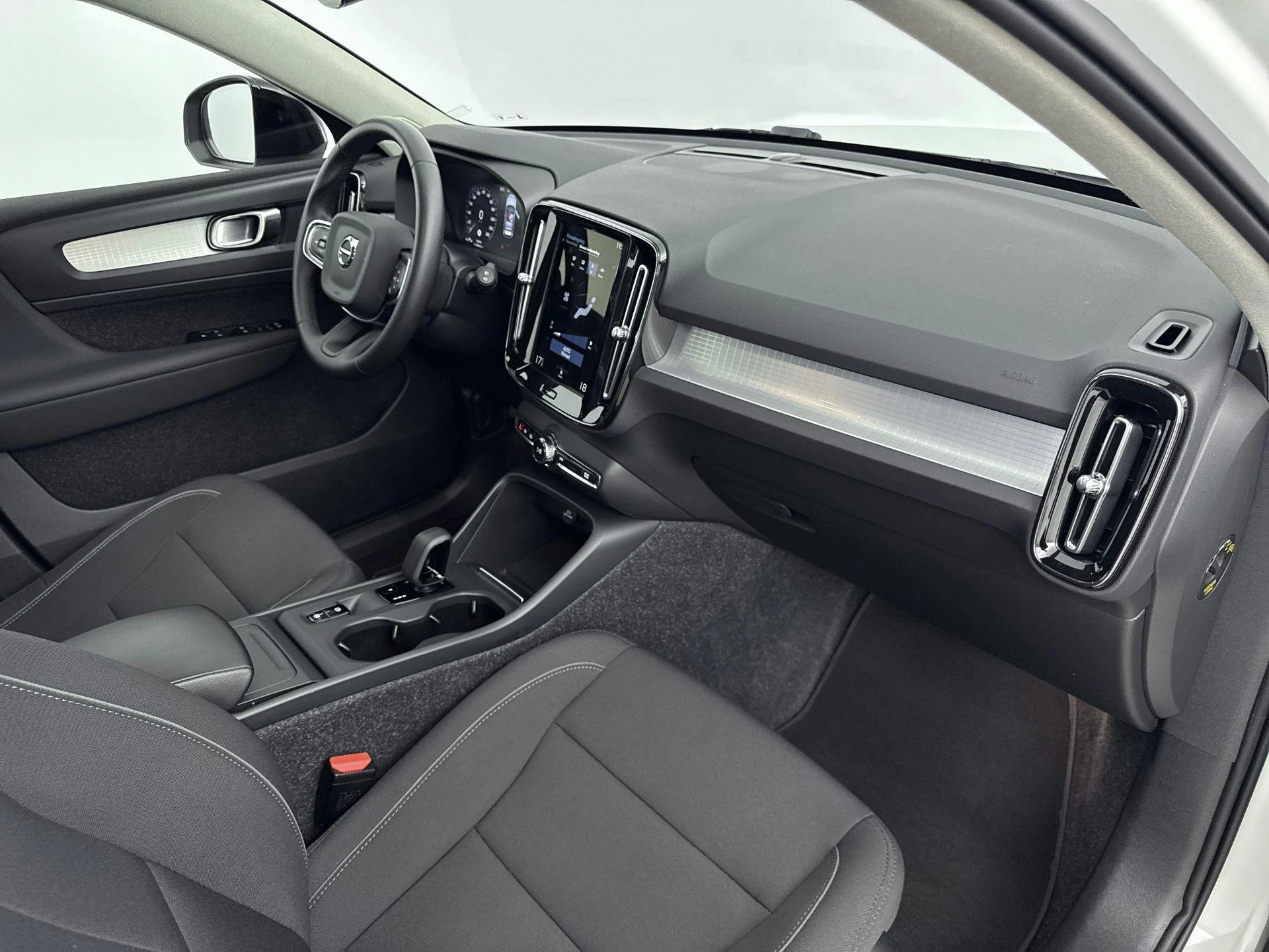 Volvo-XC40-image-7