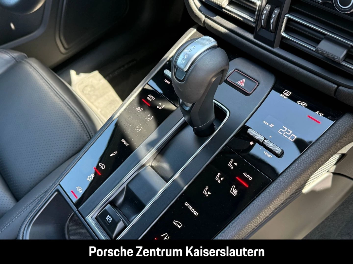 Porsche Macan Sportabgasanlage BOSE Luftfederung 20-Zoll -