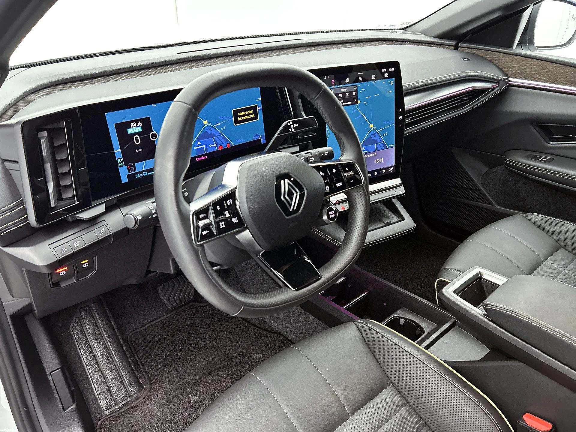 Renault-Megane E-Tech-image-24