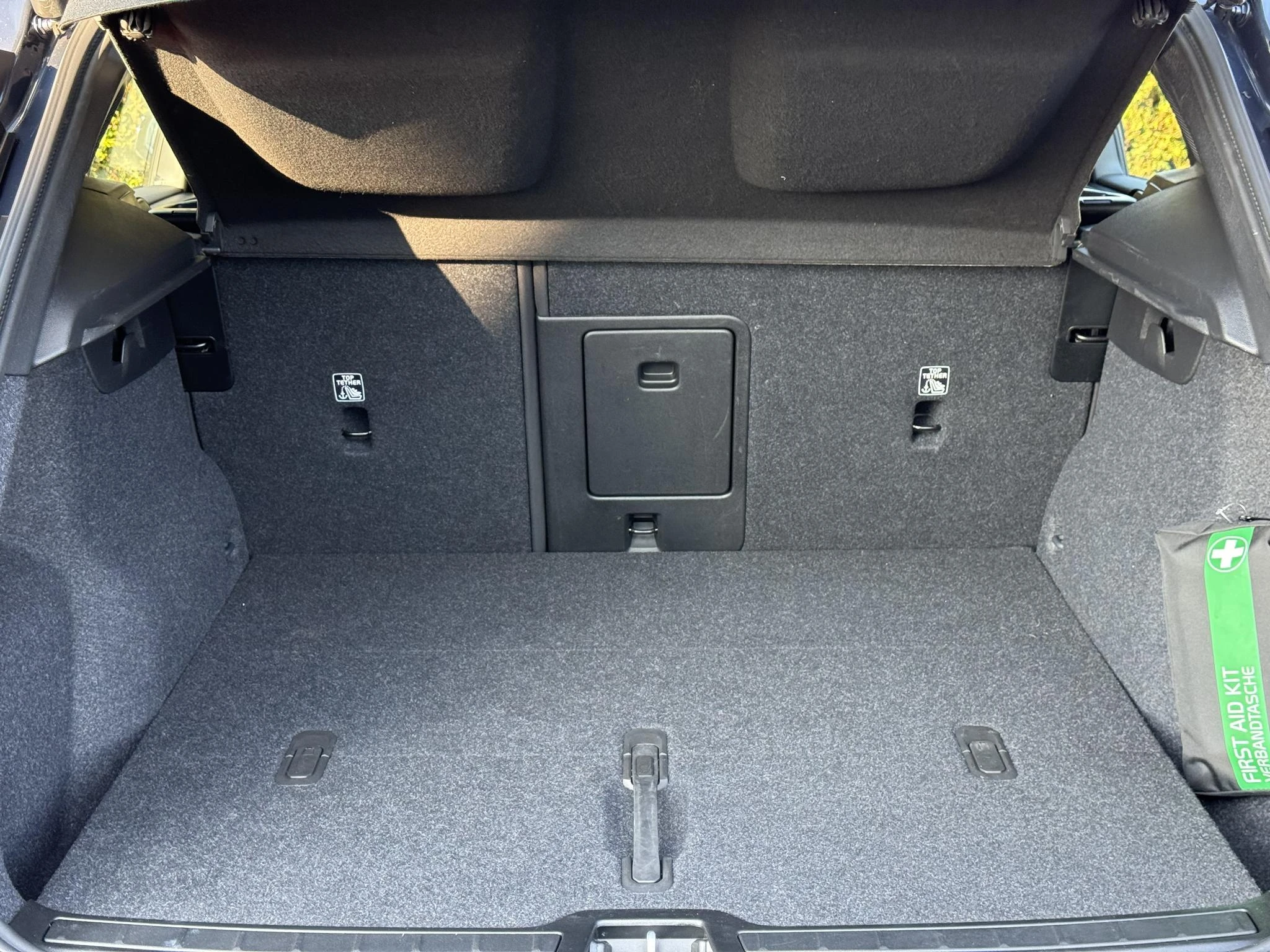 Volvo-EX40-image-8