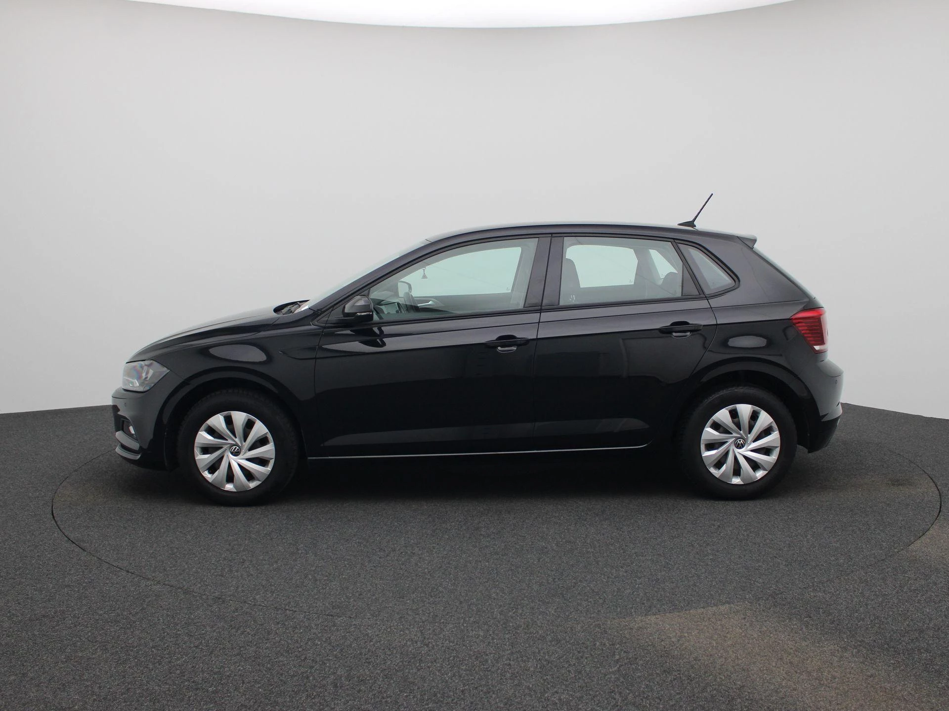 Volkswagen-Polo-image-3