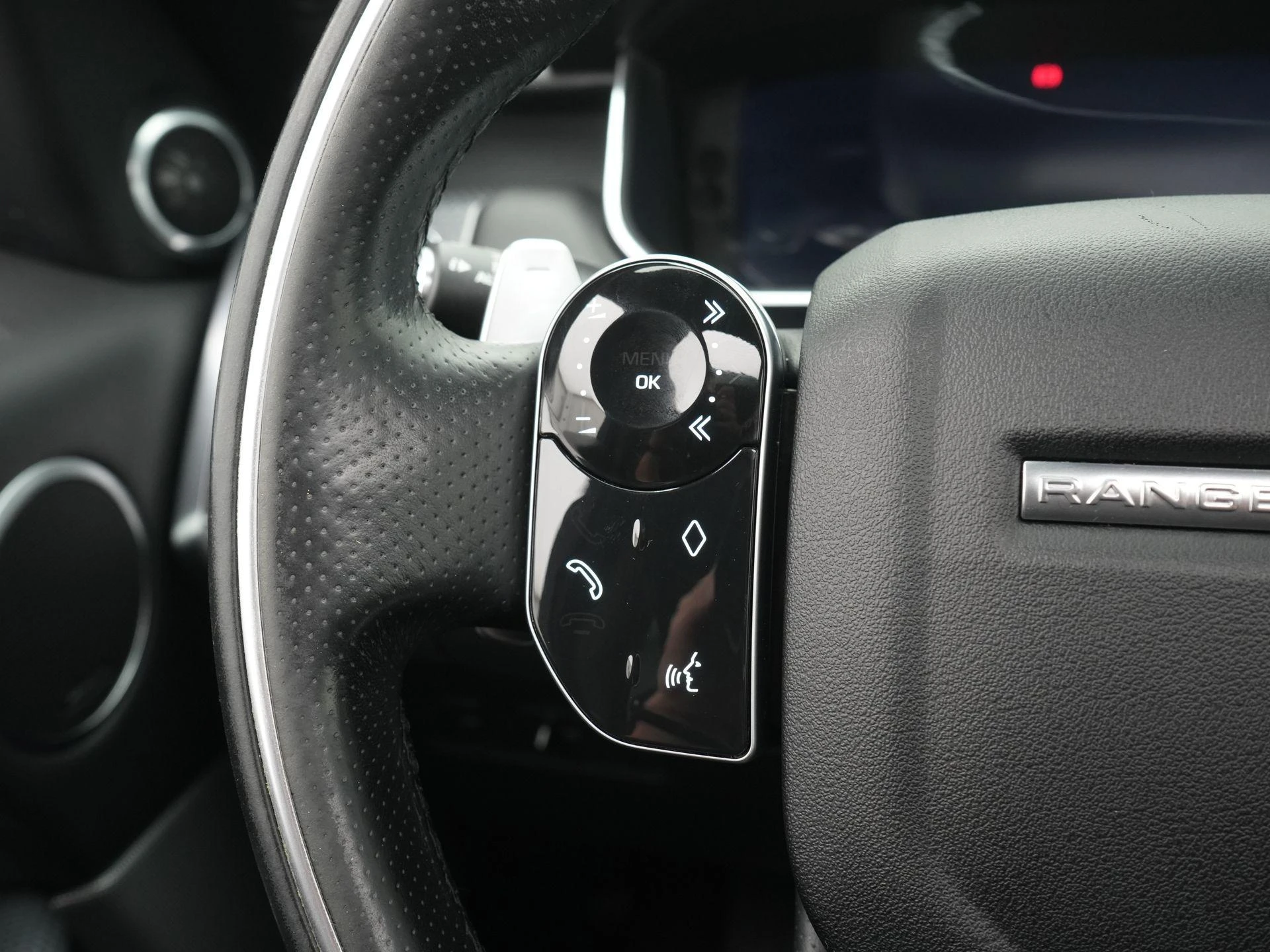Land Rover-Range Rover Sport-image-23
