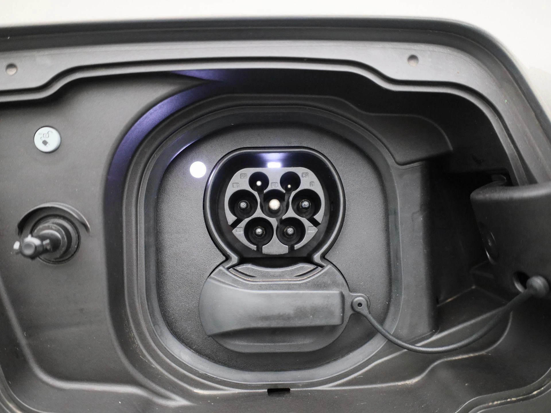 BMW-i5-image-44