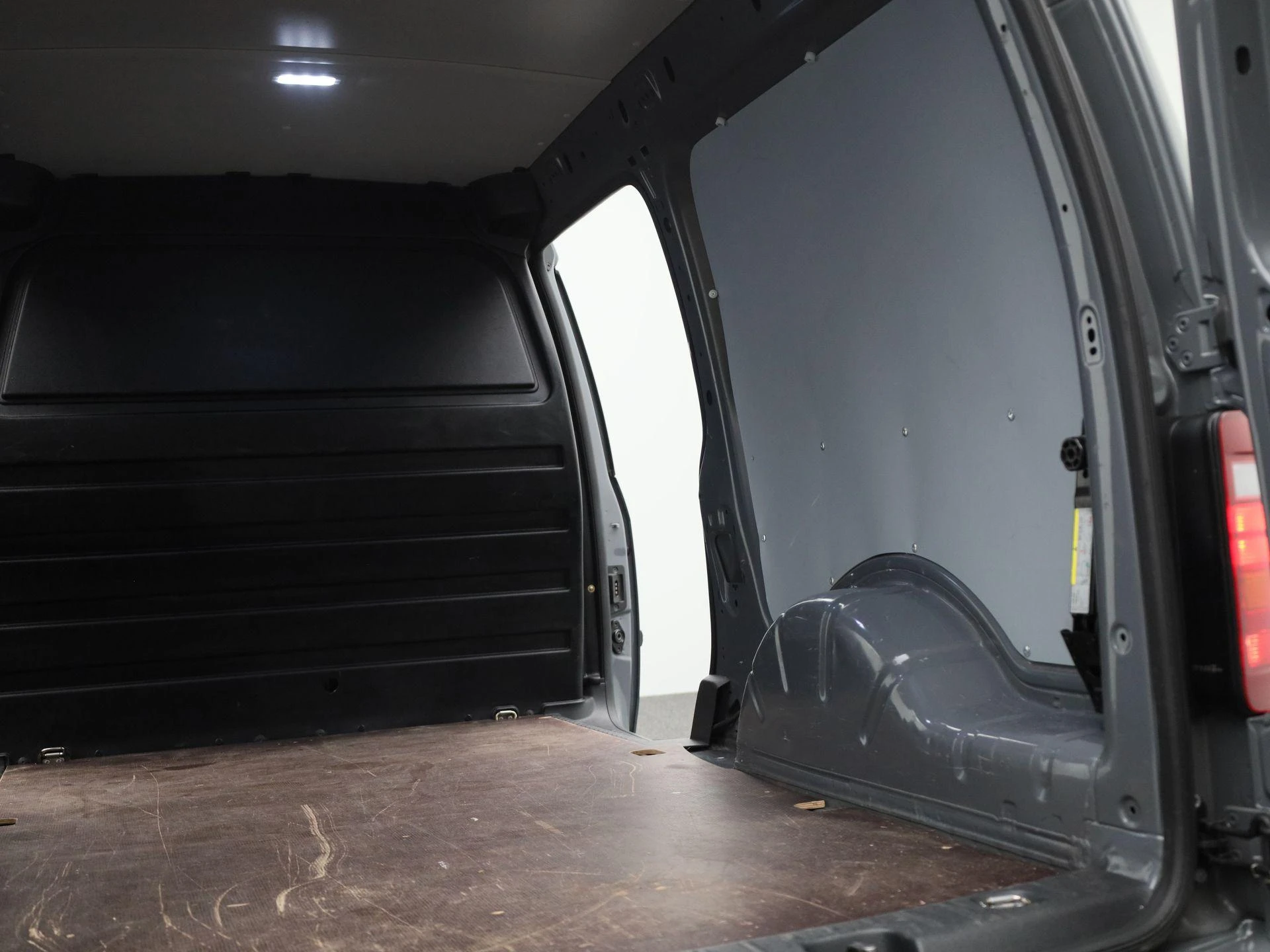 Volkswagen-Caddy-image-15