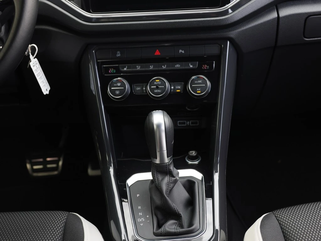 Volkswagen-T-Roc-image-11